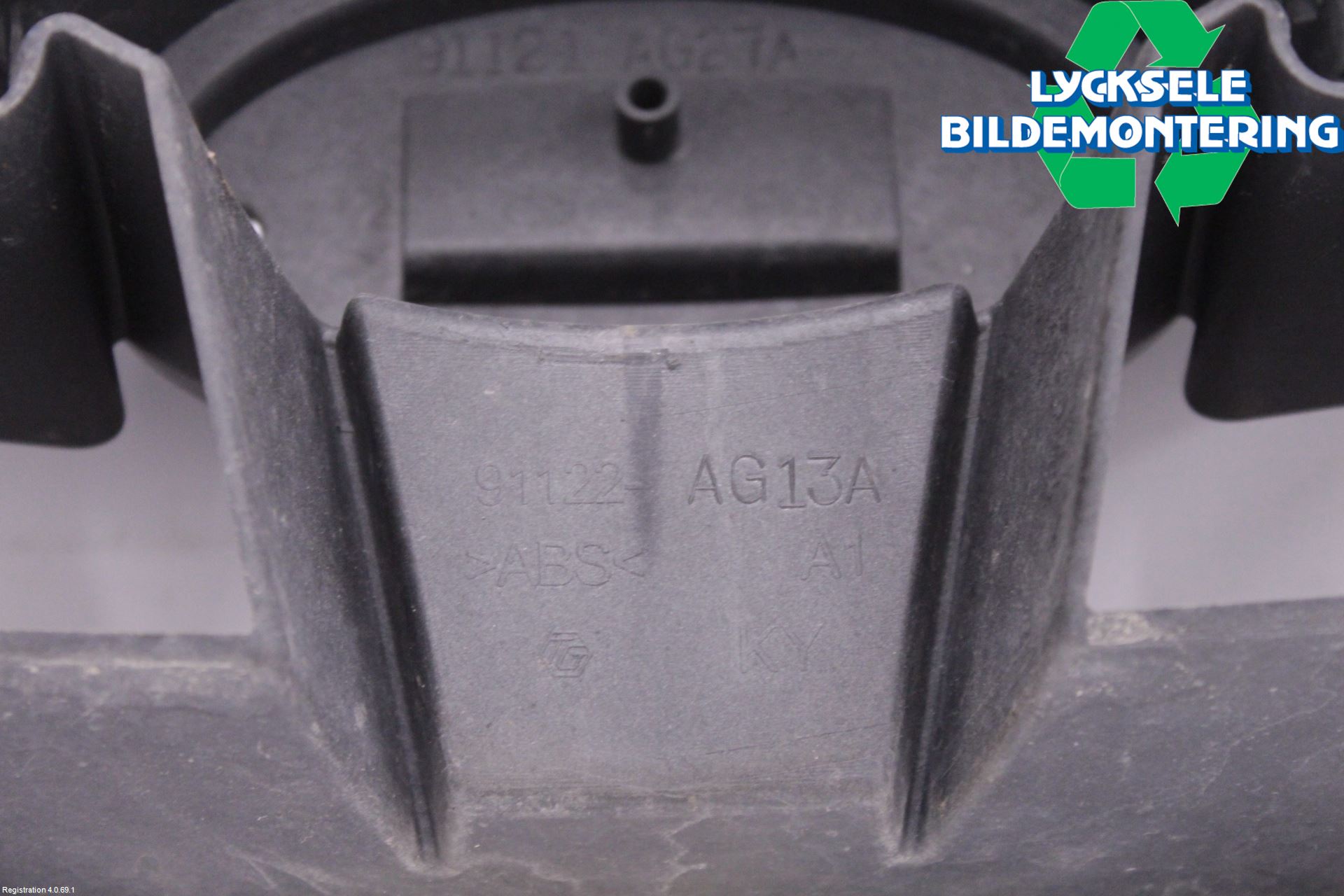 Subaru LEGACY    07-09 Grill Komp