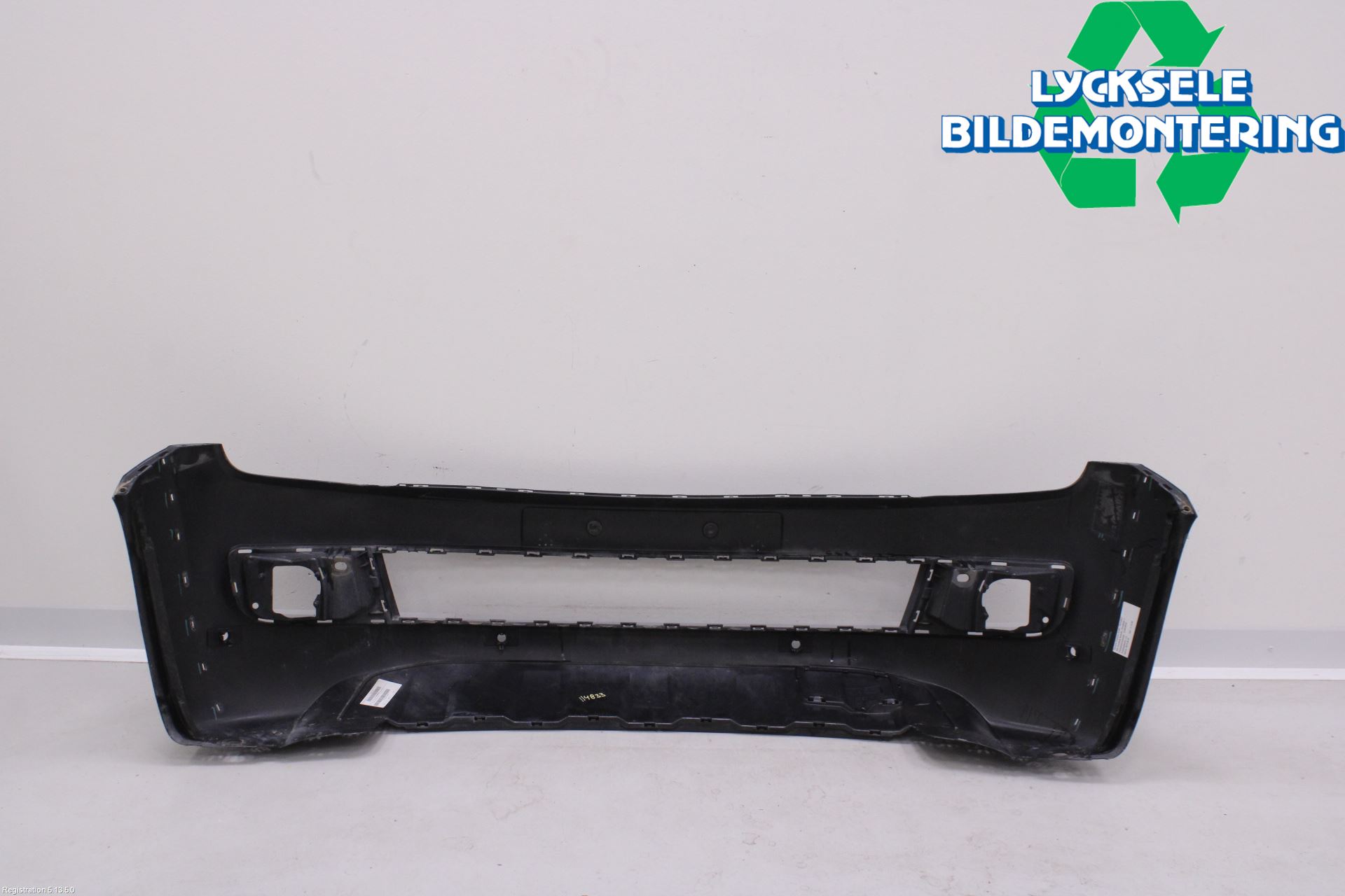 Volkswagen VW AMAROK 2H 10-22 Stötfångarbeklädnad Fram