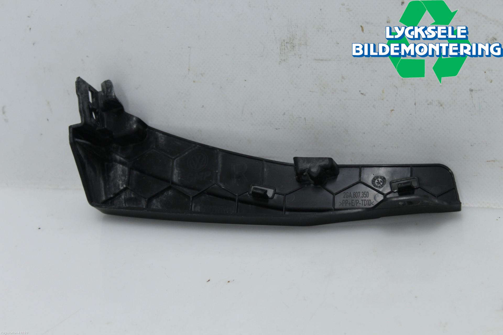 Volkswagen VW T-ROC 18- Stötfångardel Bak Hö