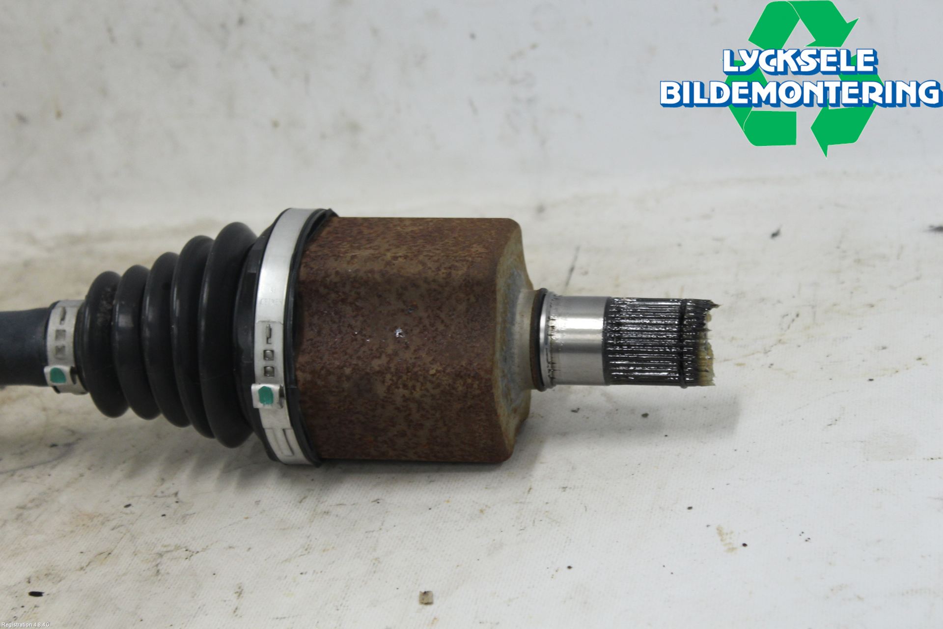 Volkswagen VW T-ROC 18- Drivaxel Fram Vänster