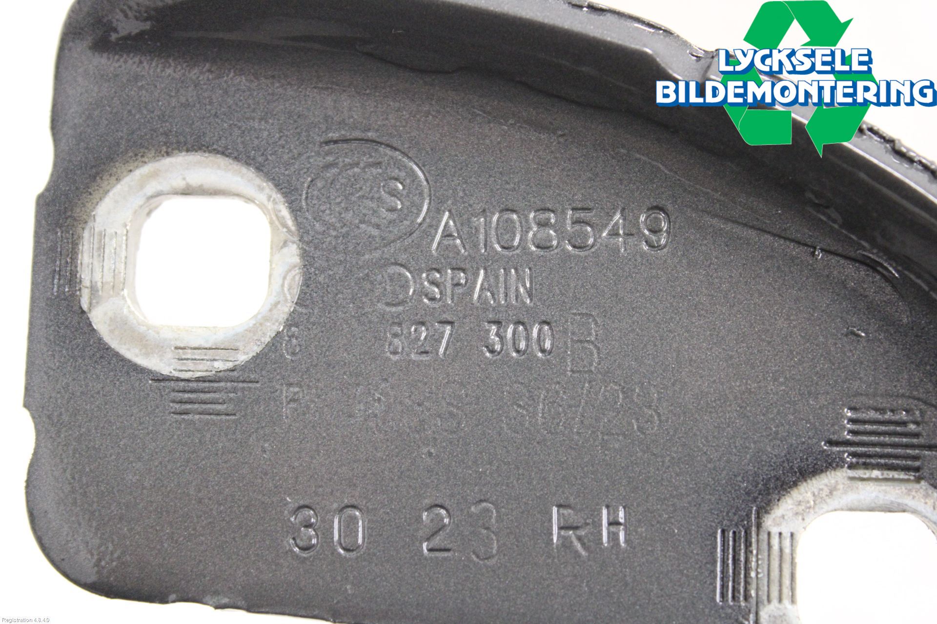 Audi A4/S4 B9 20- Bakluckegångjärn Hö