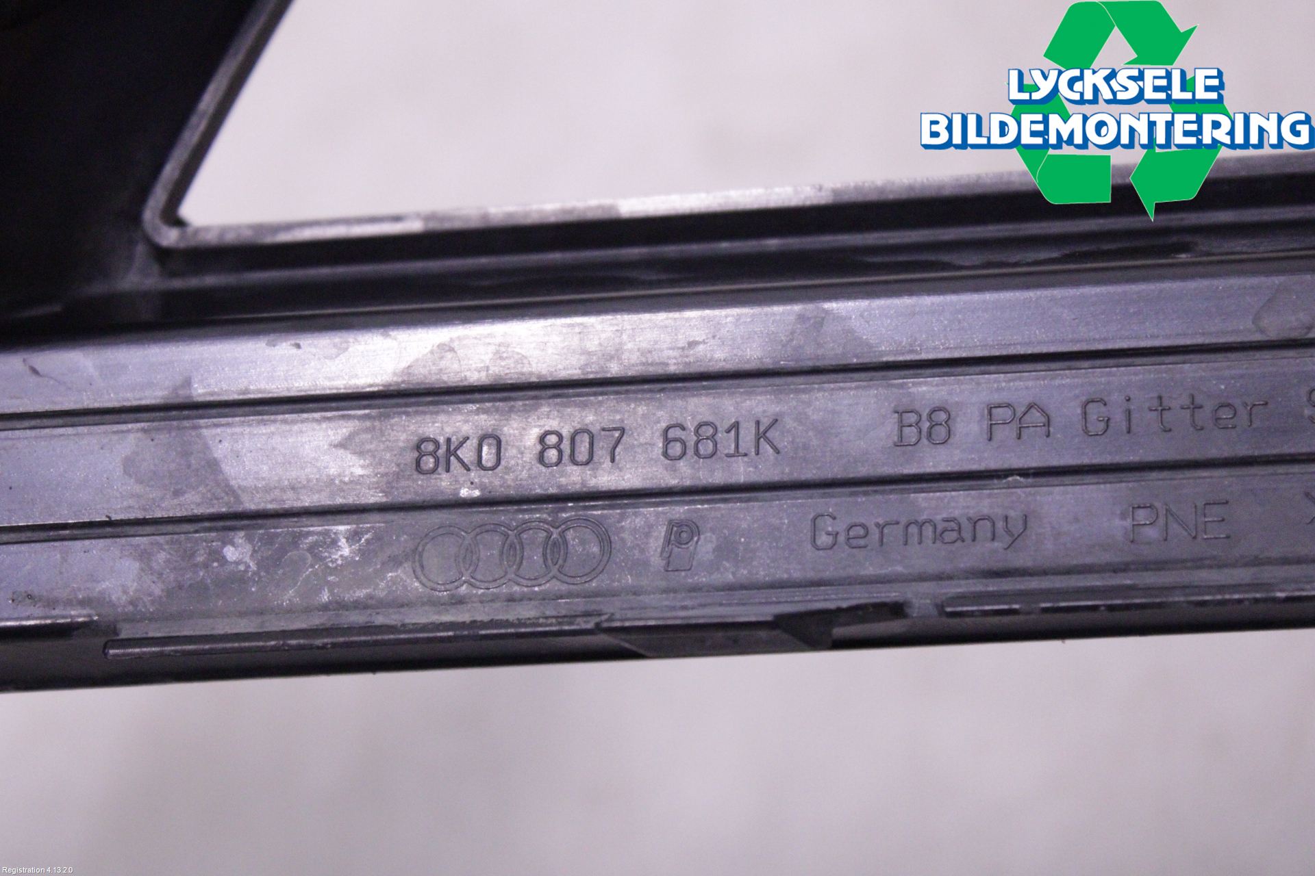 Audi A4 12-15 Dimljussarg Fram