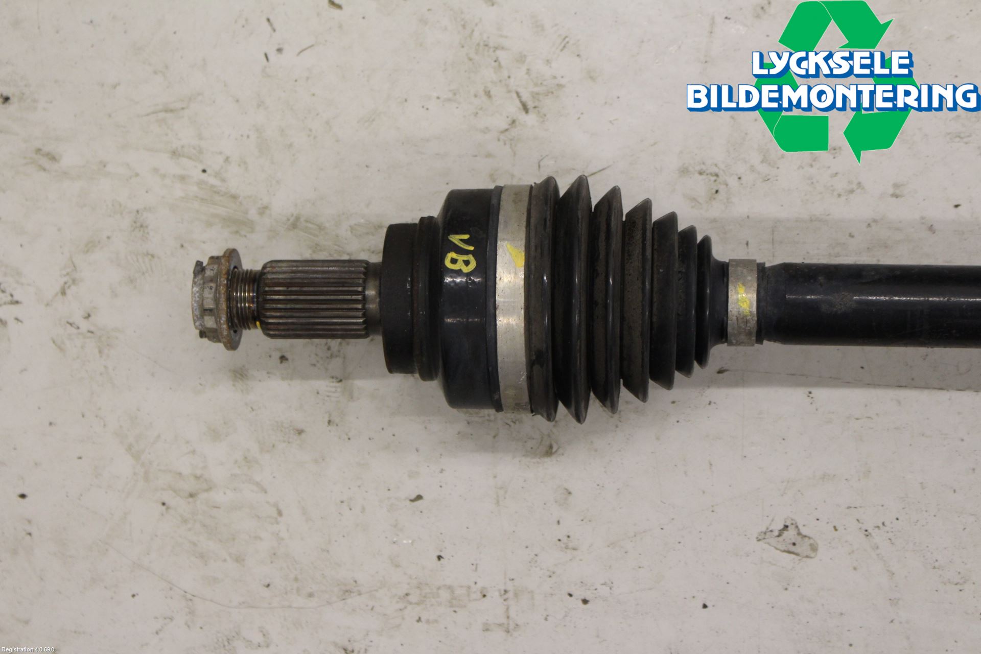 BMW 4 F36 Gran Coupé 14-20 Drivaxel Bak Vänster