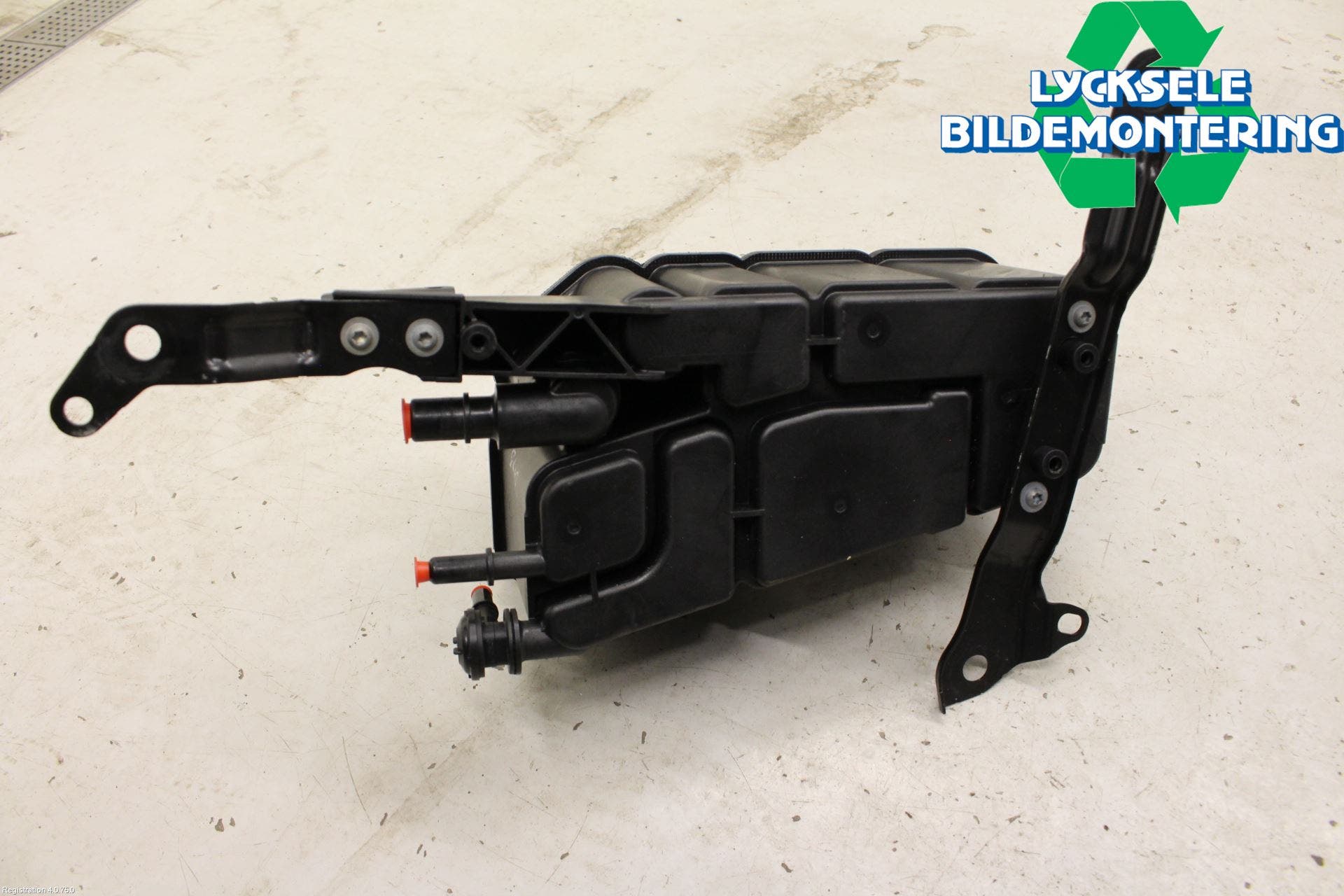 Audi A5 17- Bränsle Kolkanister