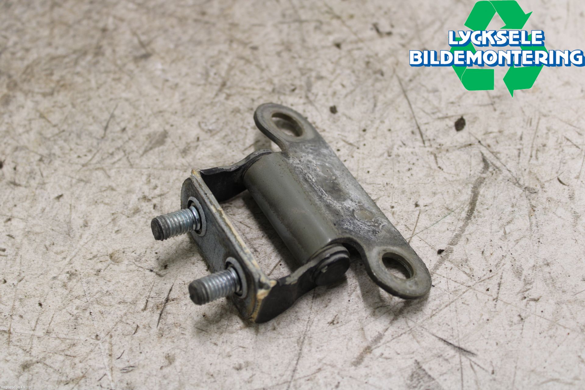 Toyota AURIS 13-19 Bakluckegångjärn Hö