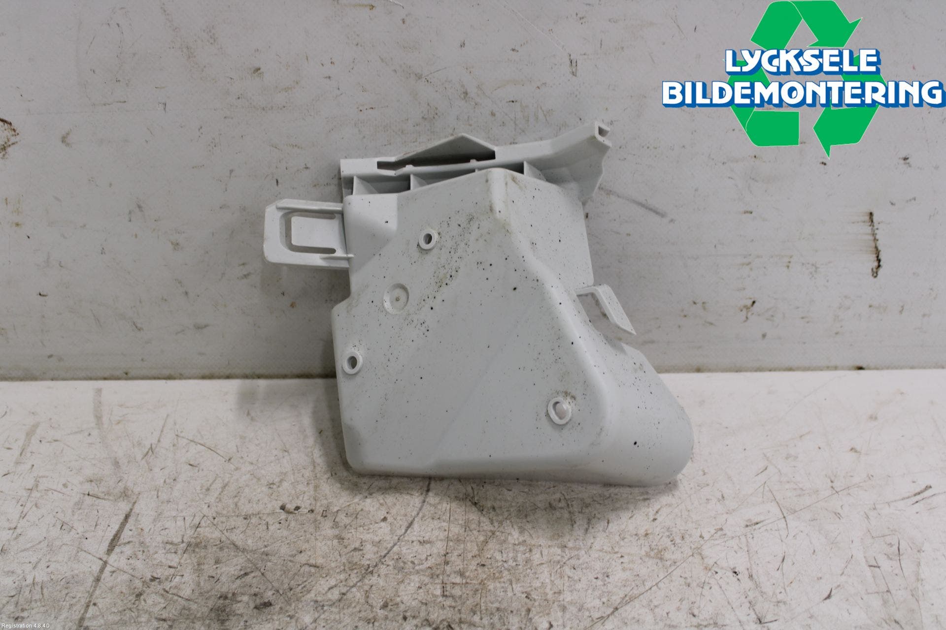 Ford FOCUS 15-18 Stötfångarfäste Bak Hö