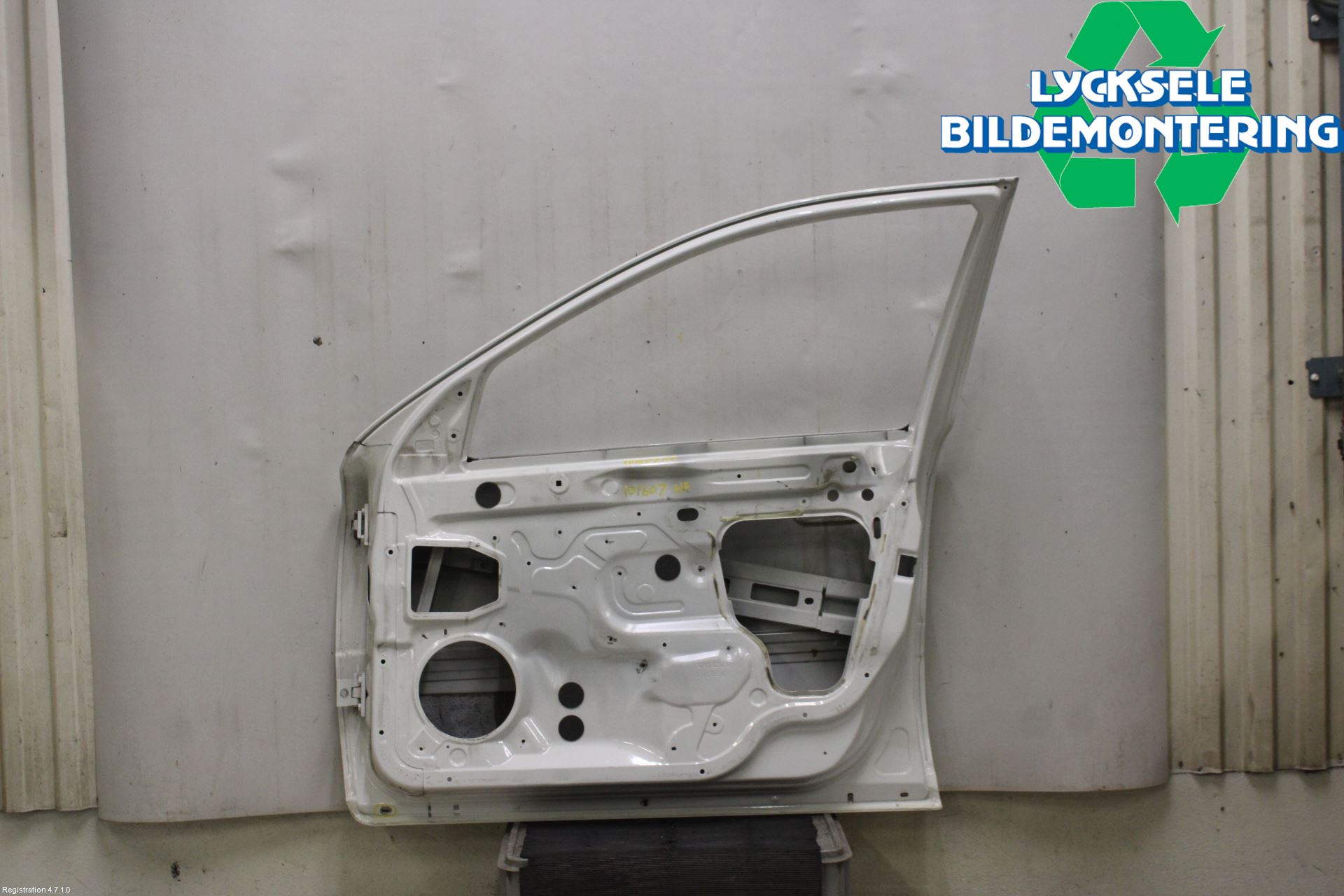 Volvo XC70 01-04 Dörr Fram Höger