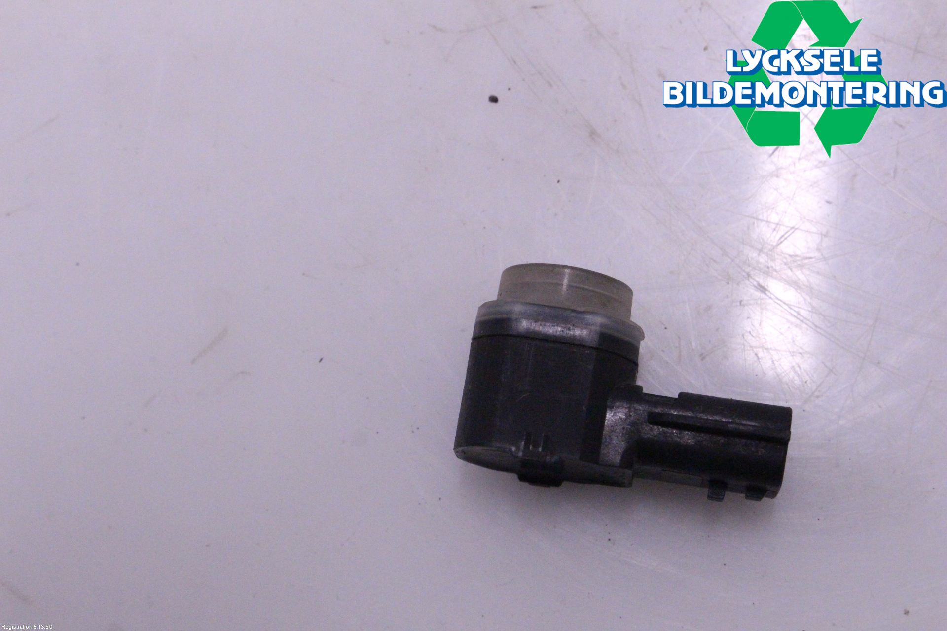 Nissan X-TRAIL 14-21 Parkeringshjälp Frontsensor