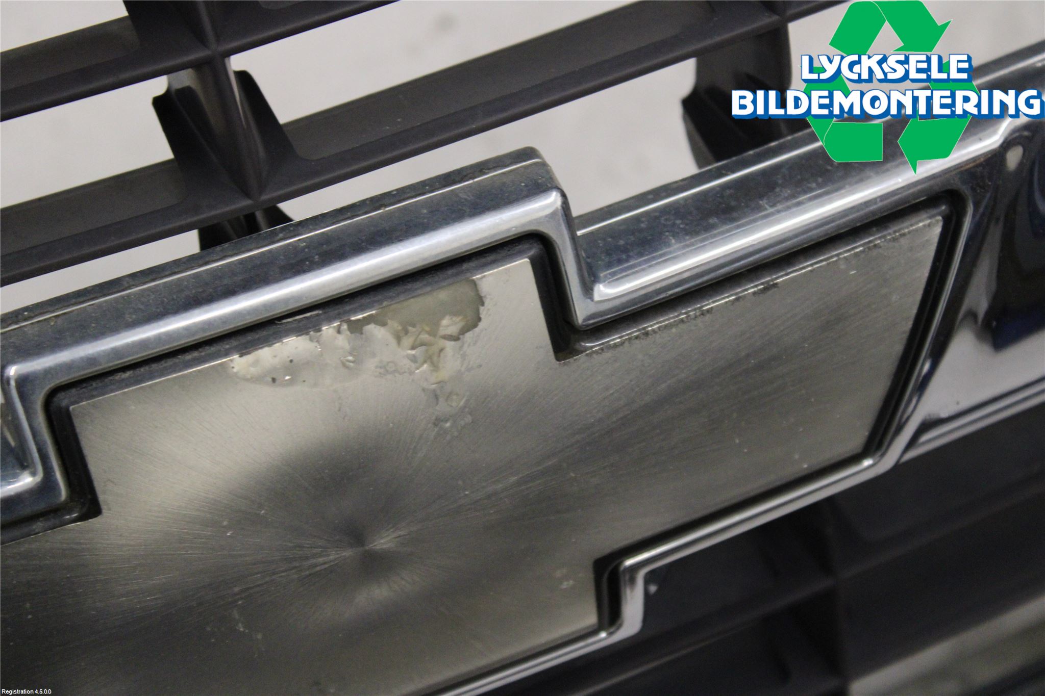 Chevrolet SUBURBAN Grill Komp