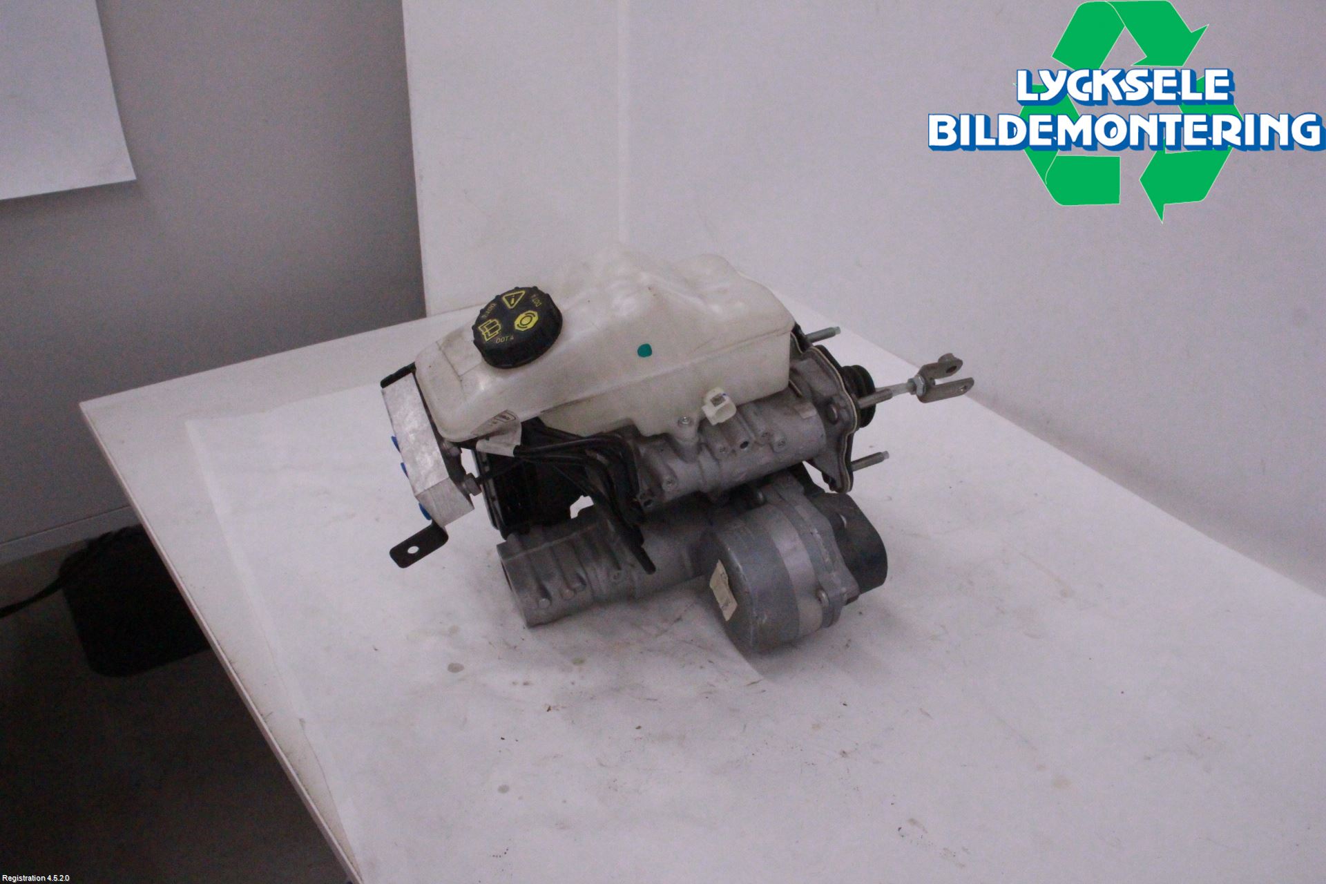 Volkswagen VW AMAROK T1 23- Bromskraftregulator