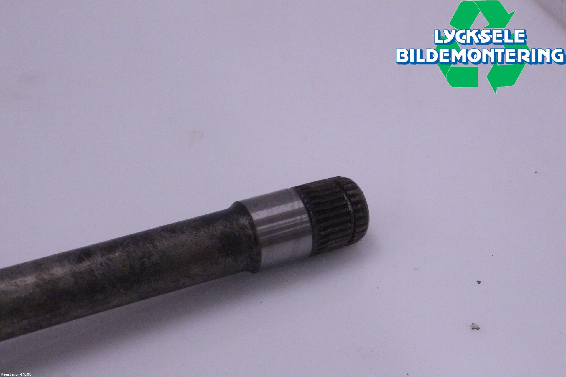 BMW 5 E60/61 Sed/Tou 02-10 Drivaxel Fram Höger