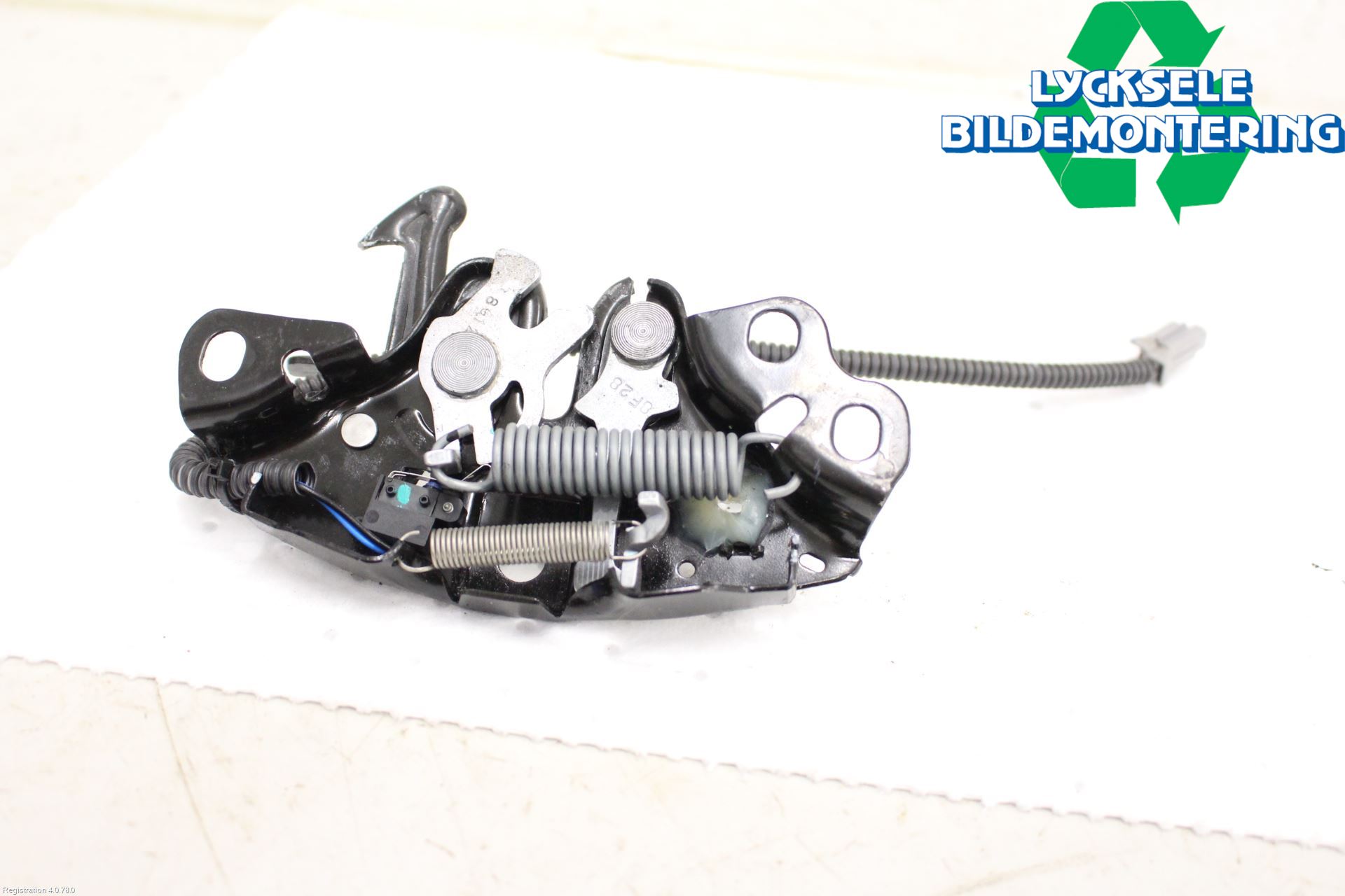 Nissan X-TRAIL 14-21 Huvlås