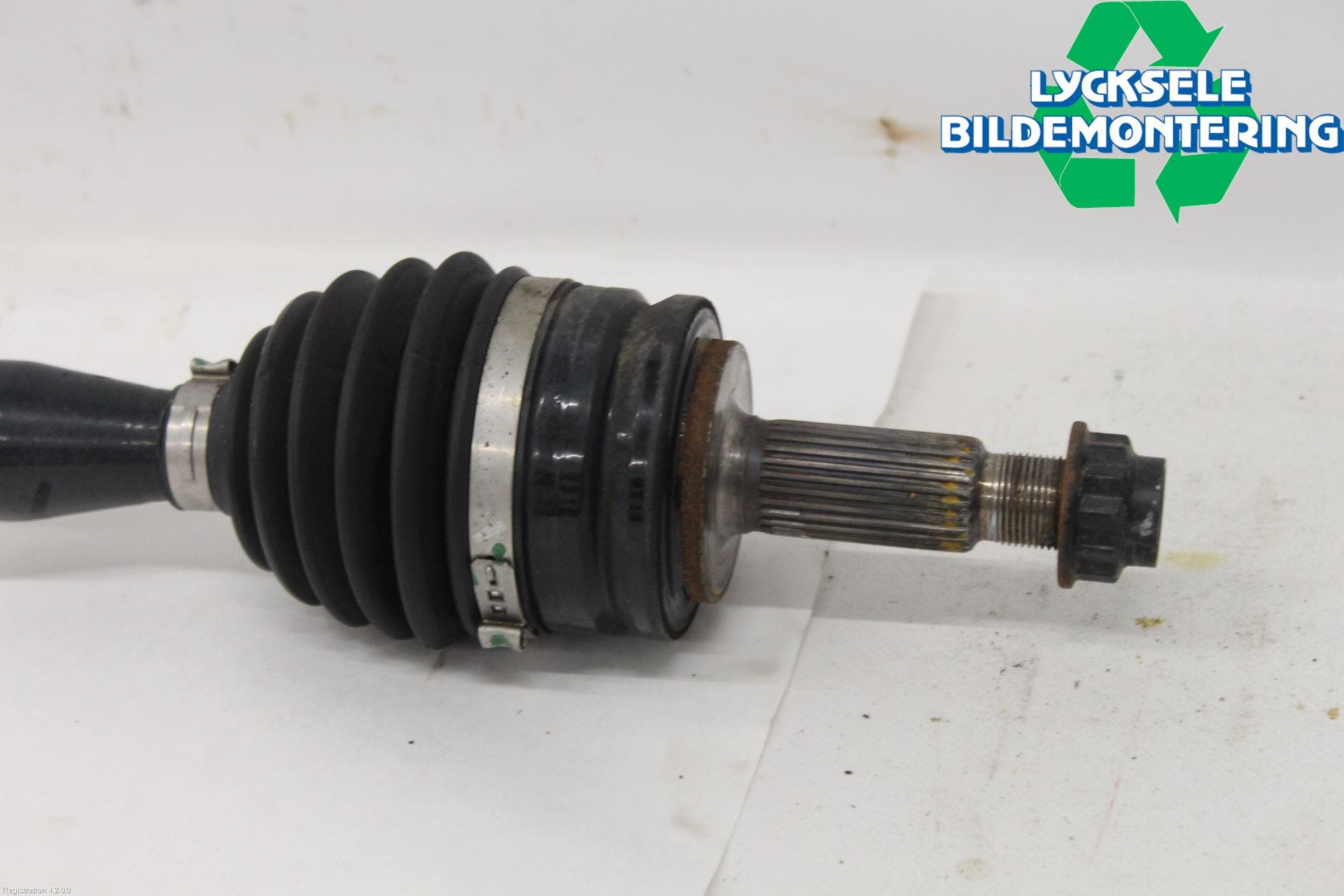 Toyota C-HR 16-23 Drivaxel Fram Höger