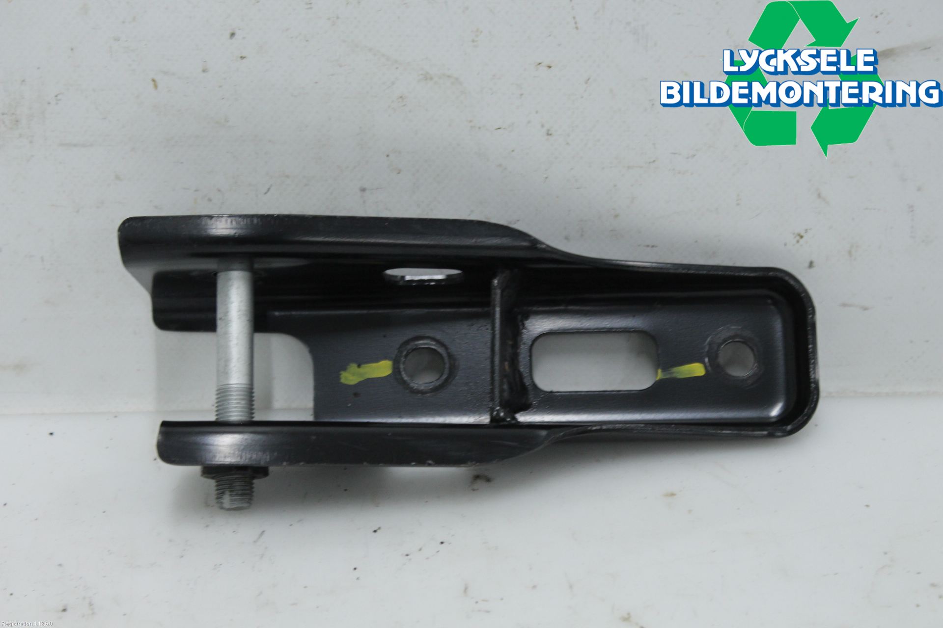 Suzuki SX4 S-CROSS 22- Motorfäste