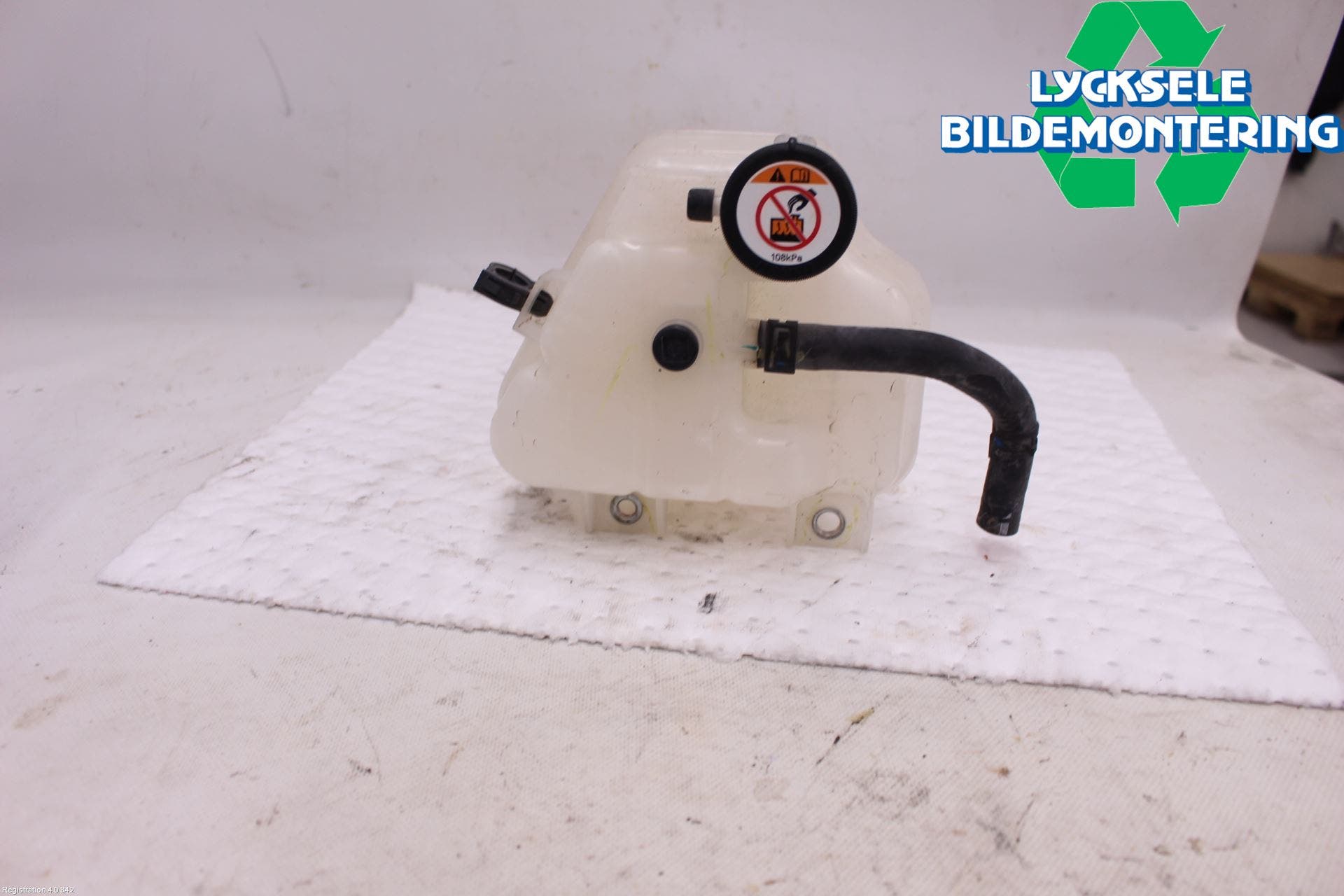 Toyota HILUX 16- Expansionstank