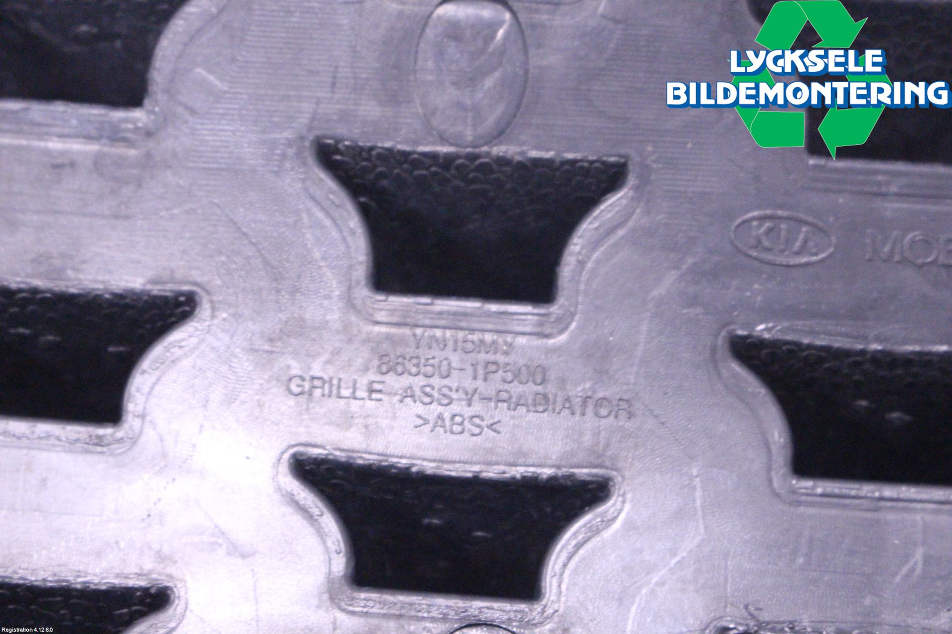 Kia VENGA 10-19 Grill Komp