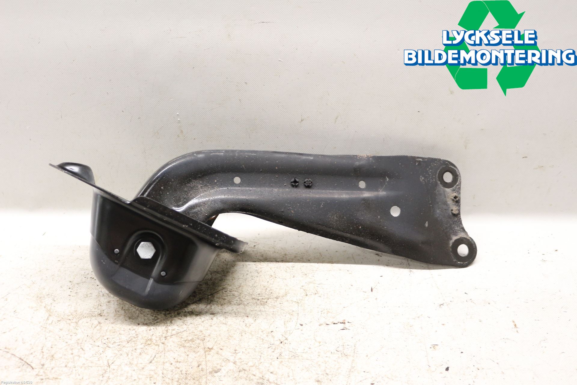 Volkswagen VW PASSAT 15-19 Bärarm Bak Höger