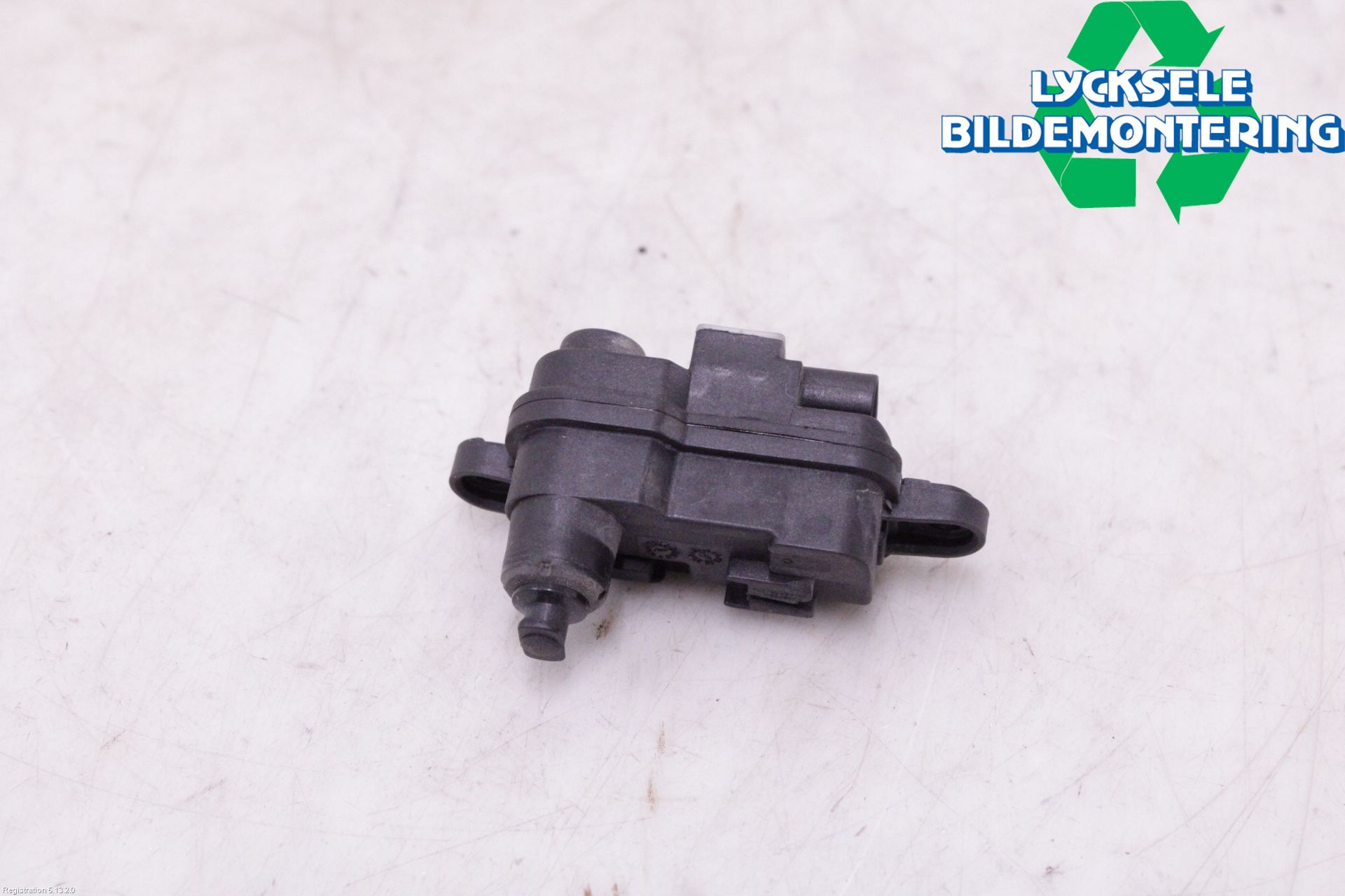 Volkswagen VW PASSAT 20-24 Centrallåsmot Tanklucka