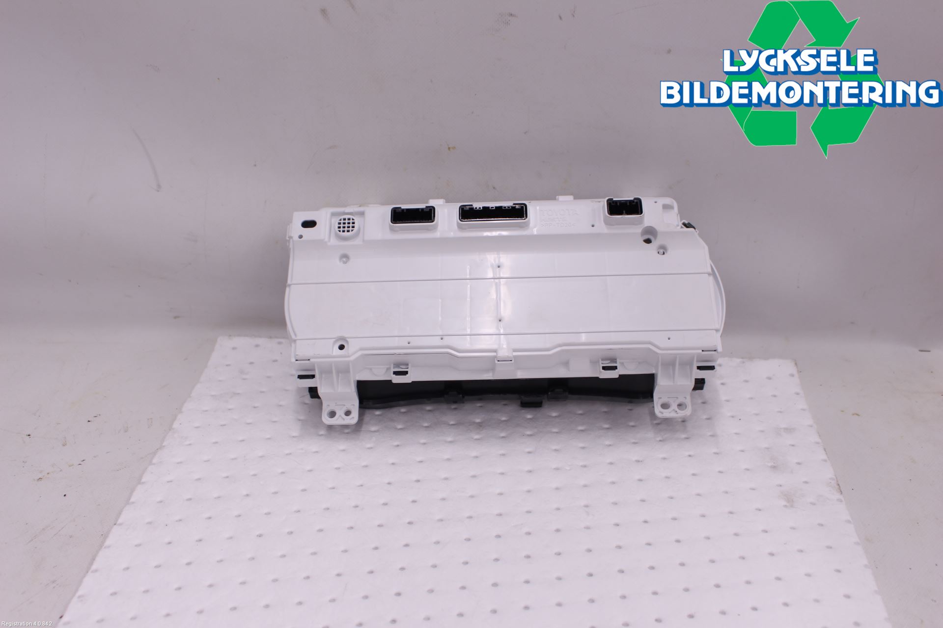 Toyota HILUX 16- Instrument Komb