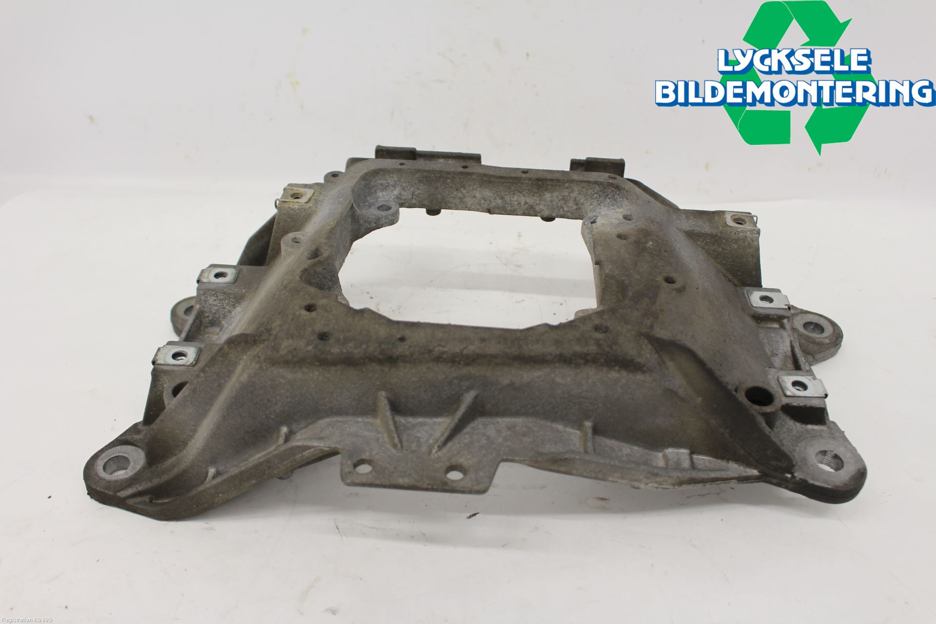 Audi A6 ALLROAD 12-18 Växellådsbalk