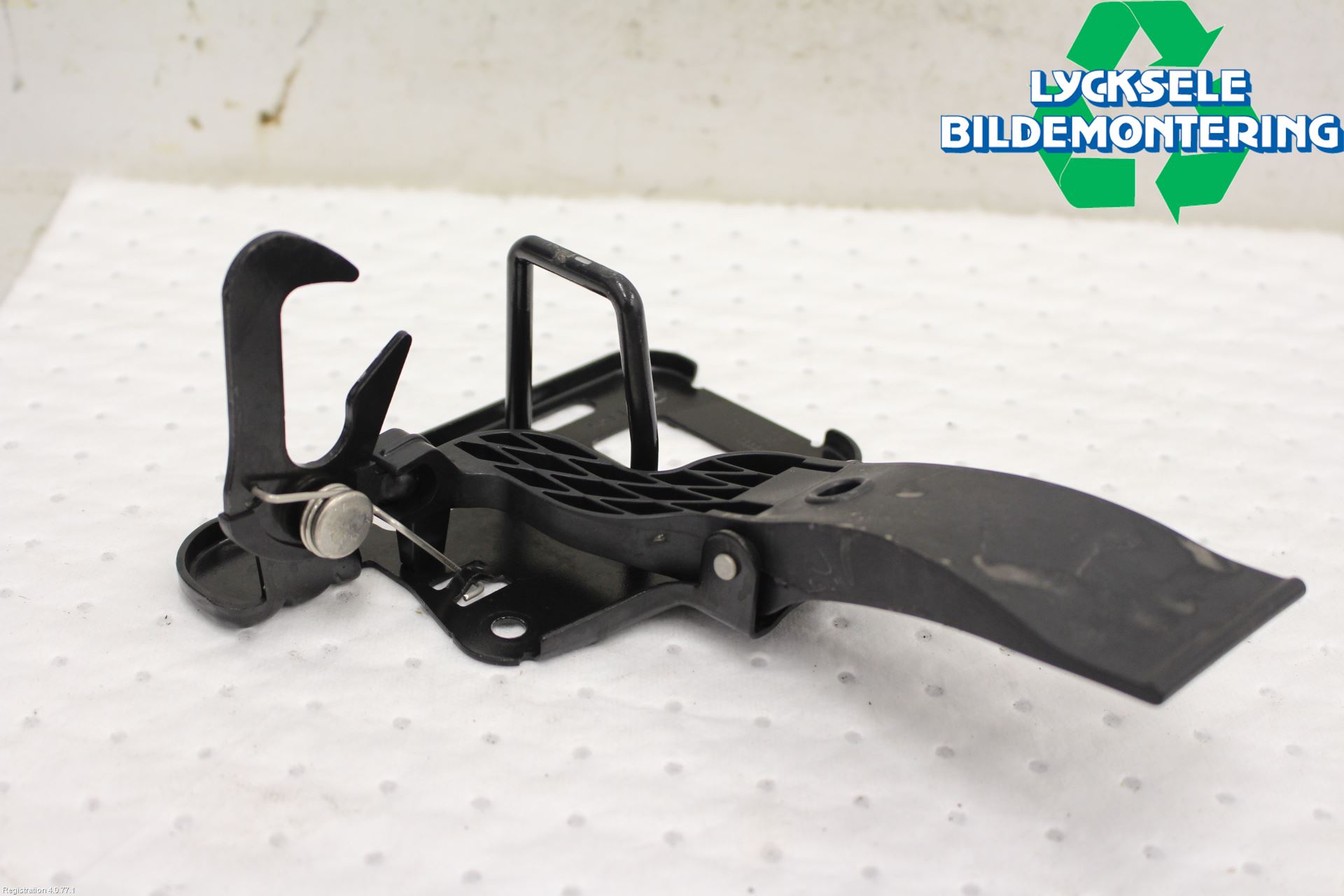 Audi A4 12-15 Huv Spärr