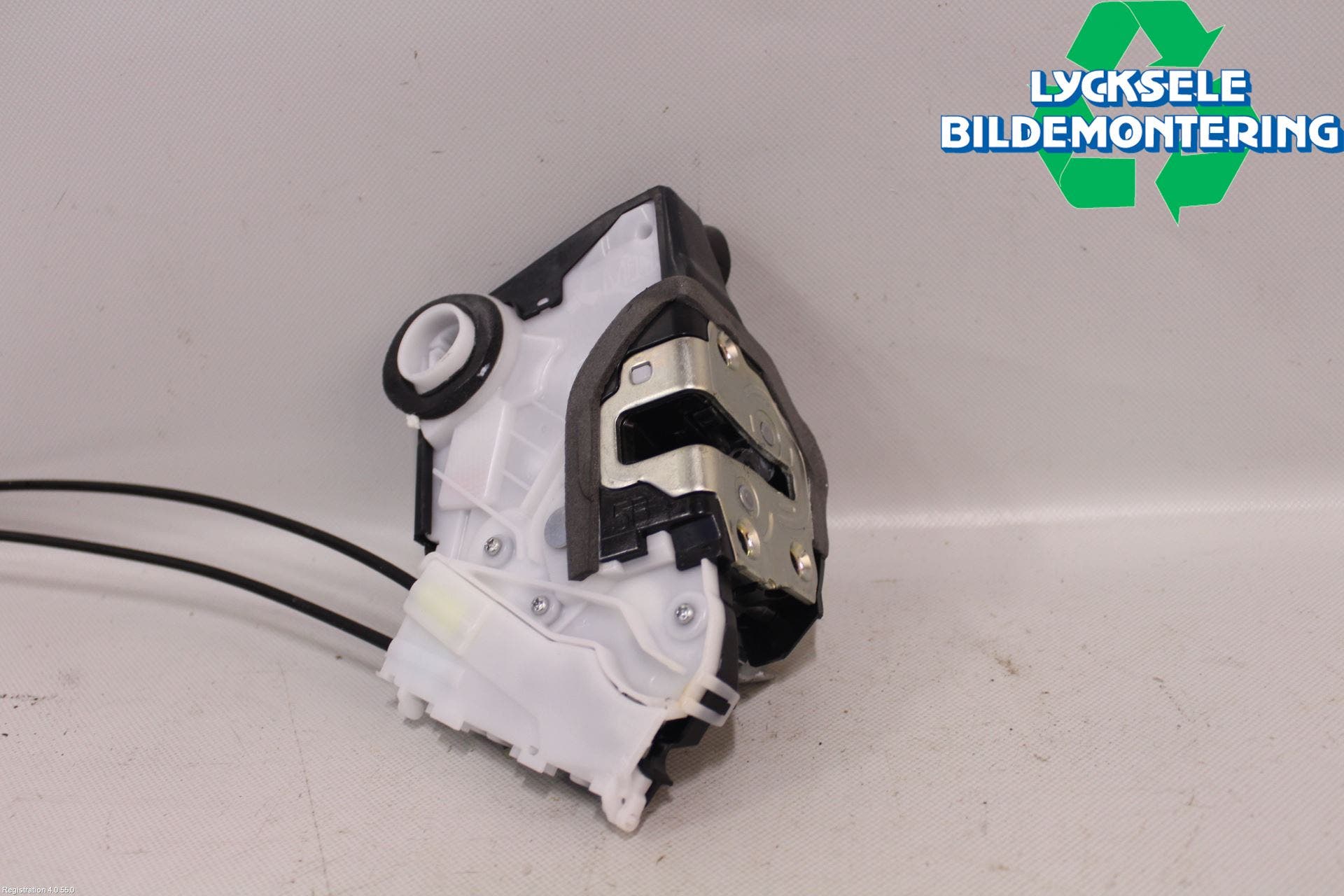 Toyota YARIS XP130 15-20 Låskista-Dörrlås