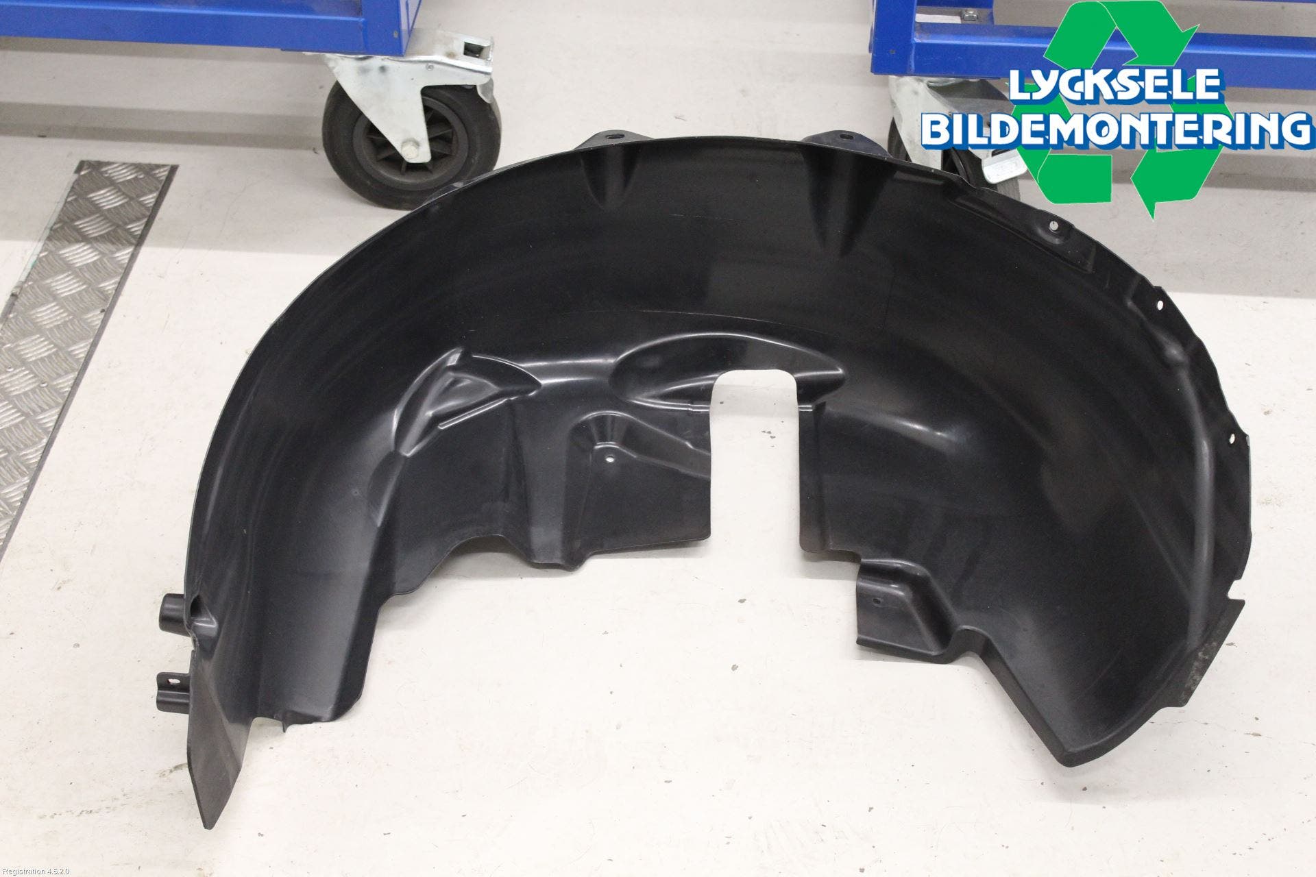 Audi Q2/SQ2 17- Skärm Inner