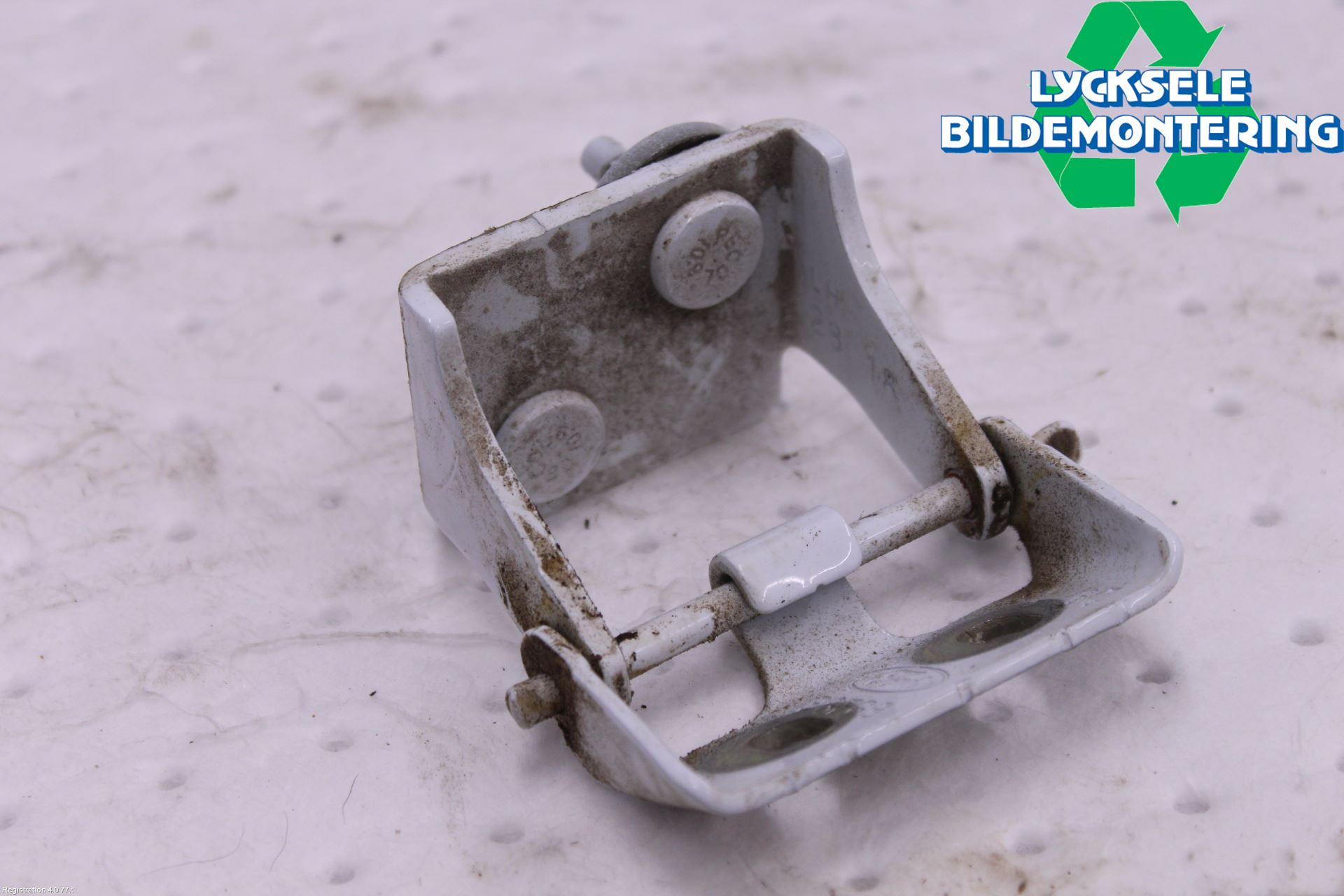 Ford FOCUS 19- Bakluckegångjärn Vä