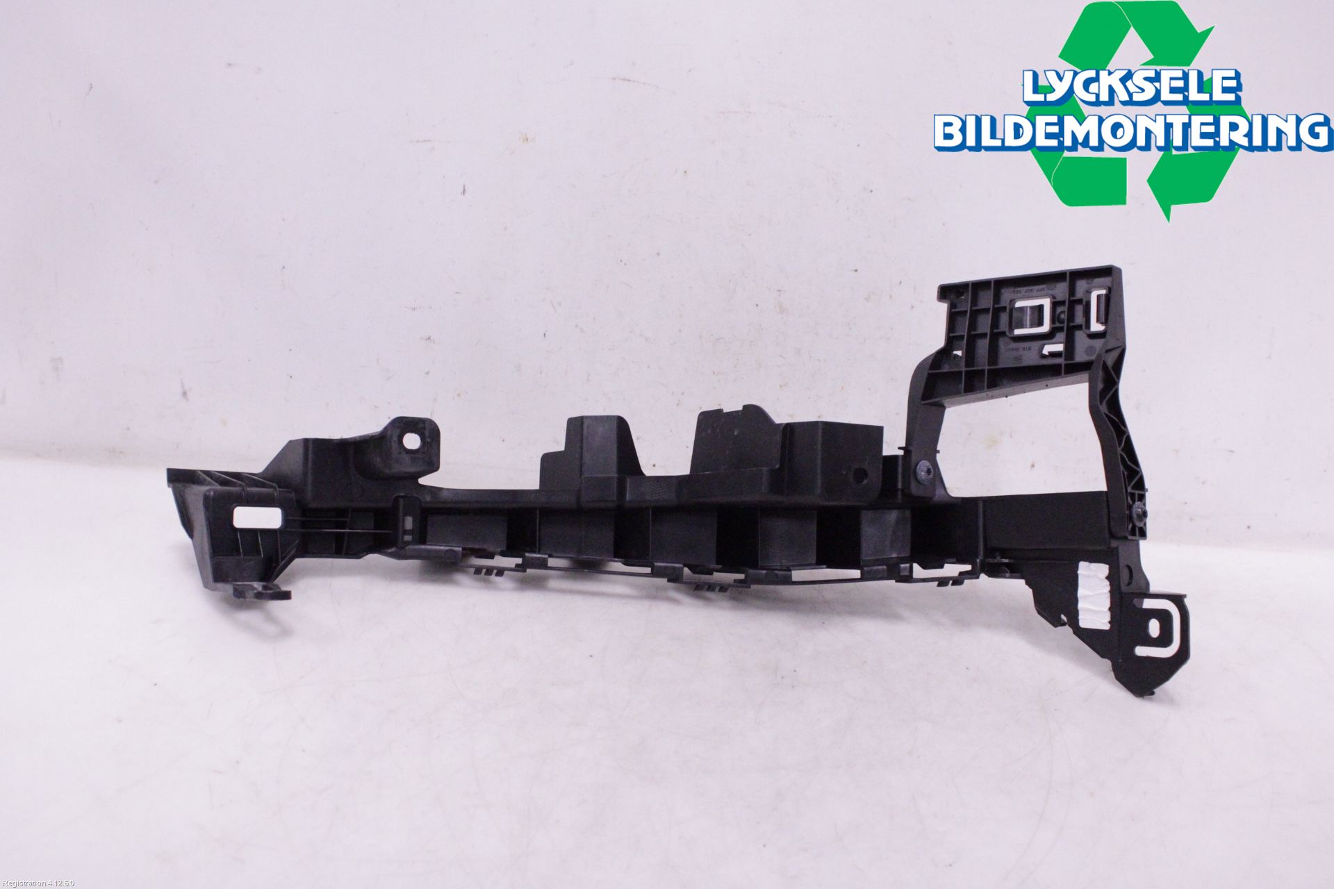 Cupra FORMENTOR 21- Strålkast Fästsarg