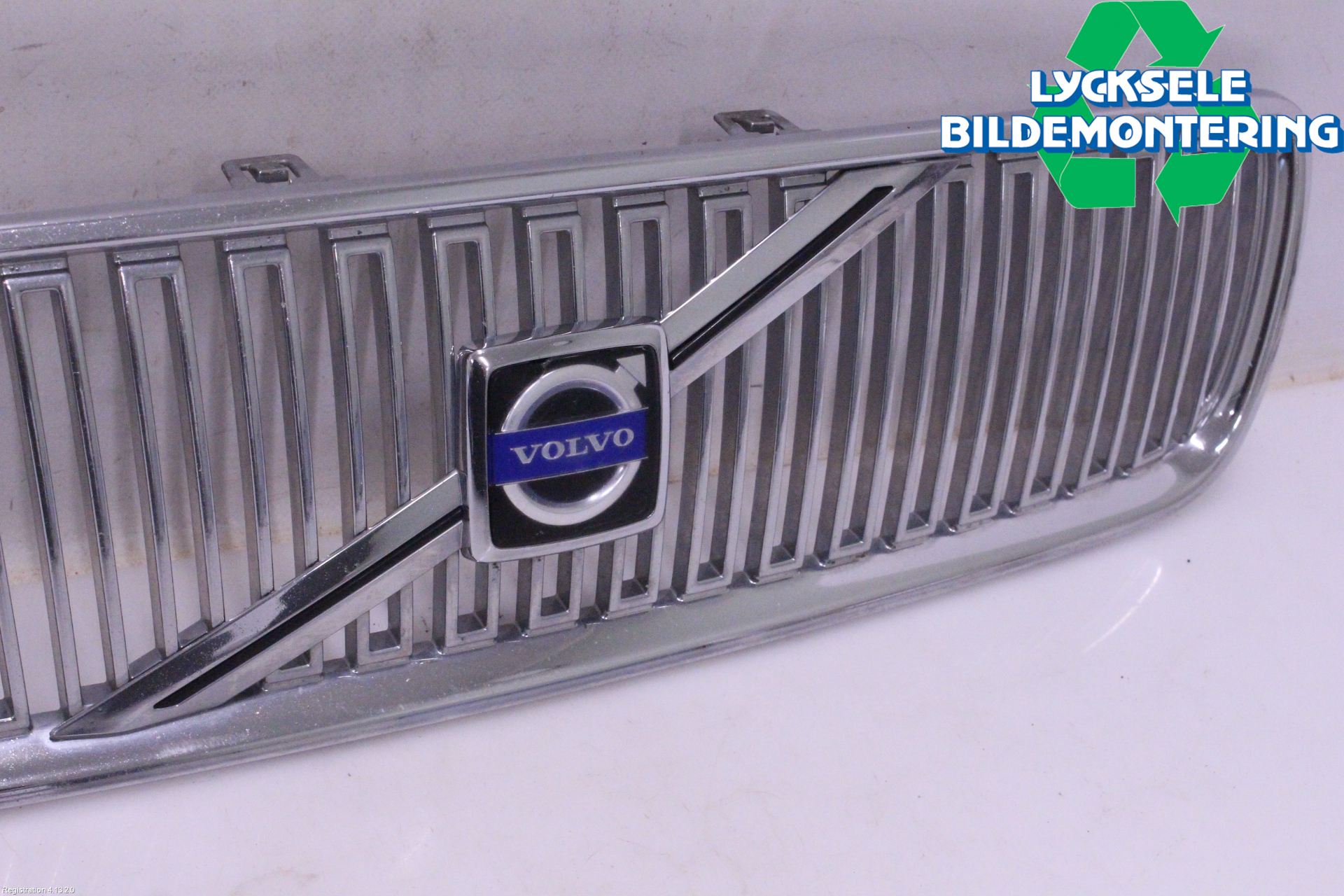 Volvo V70 05-08 Grill Komp