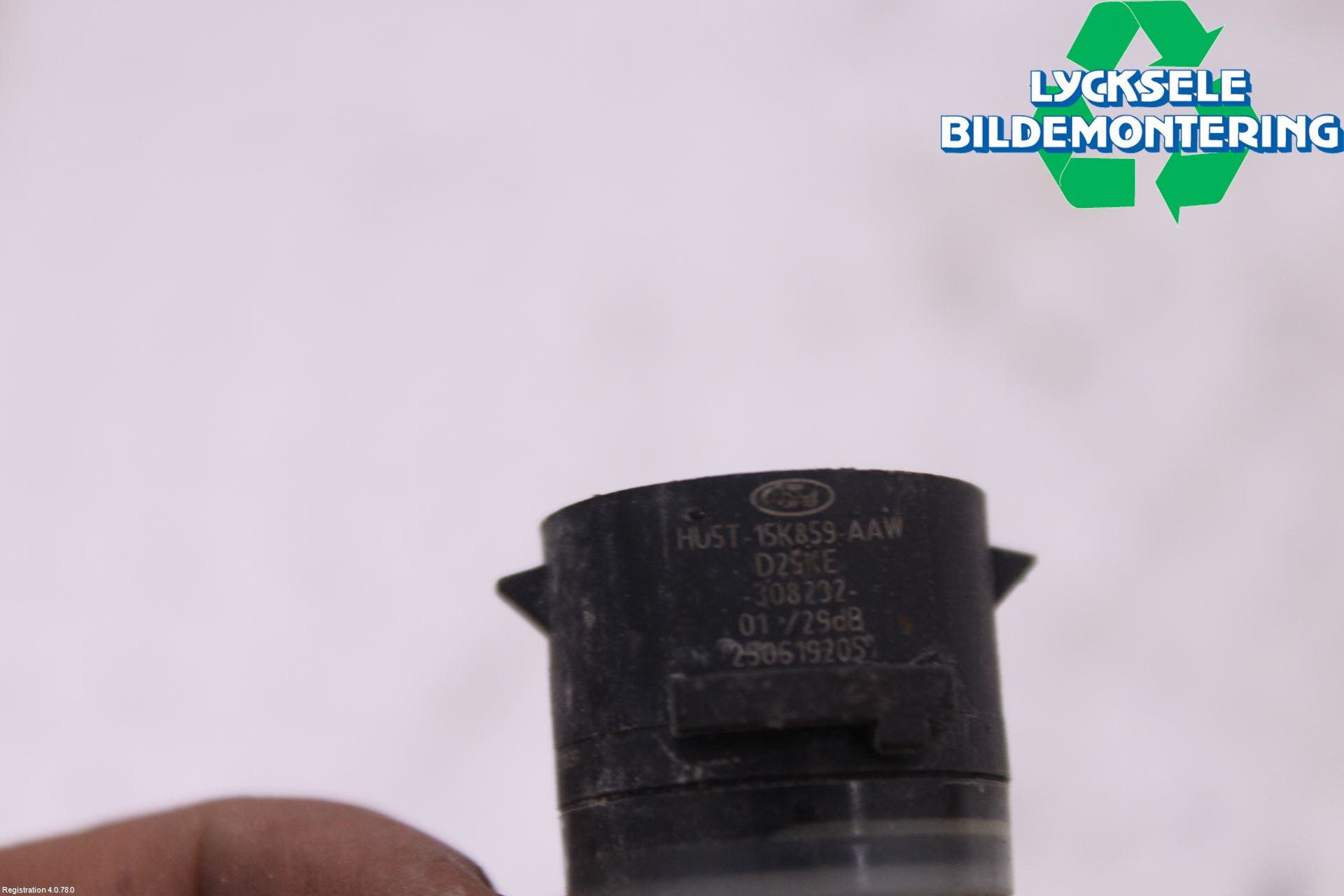 Ford TRANSIT/TOURNEO COURIER 13-23 Parkeringshjälp Backsensor