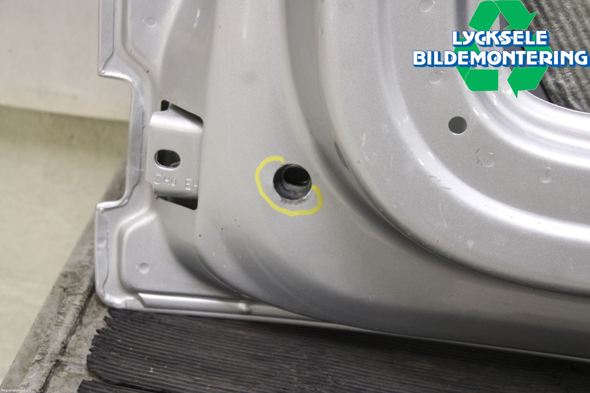 Volkswagen VW CADDY 11-15 Dörr Bak Van-Skåp Höger