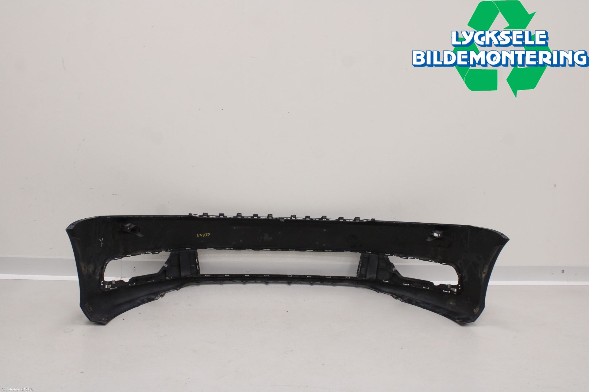 Volkswagen VW PASSAT 11-14 Stötfångarbeklädnad Fram