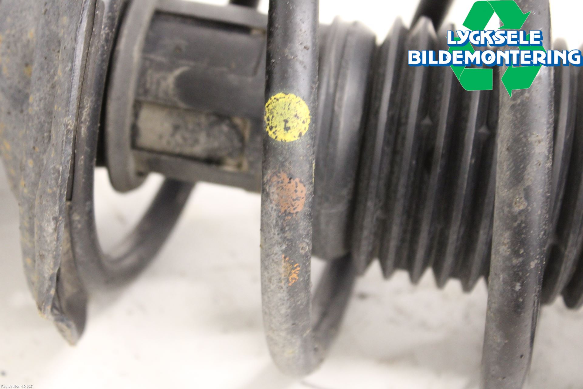 Volkswagen VW PASSAT 20-24 Fjäderben Fram Vänster