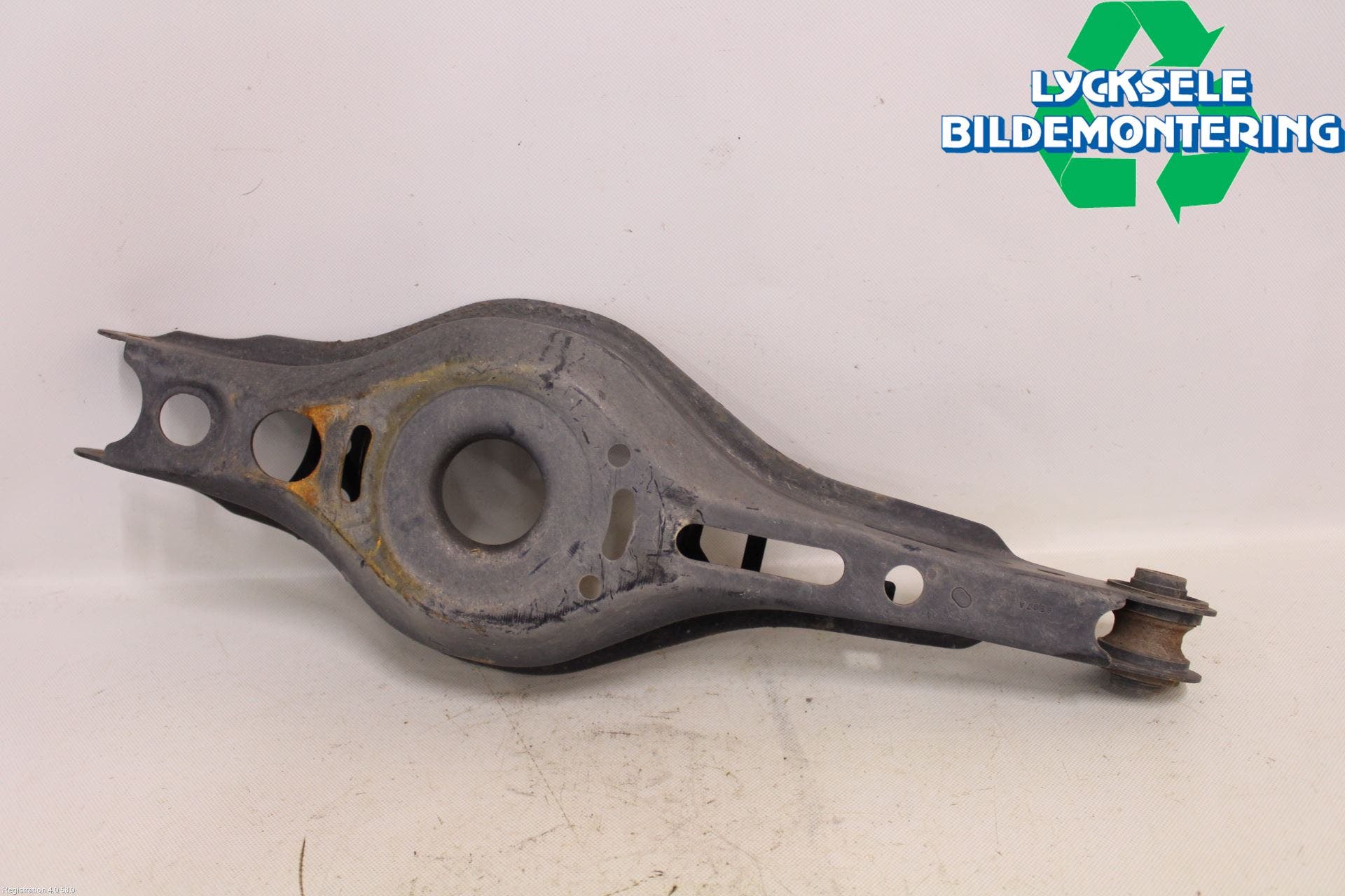 Toyota C-HR 16-23 Bärarm Bak Höger