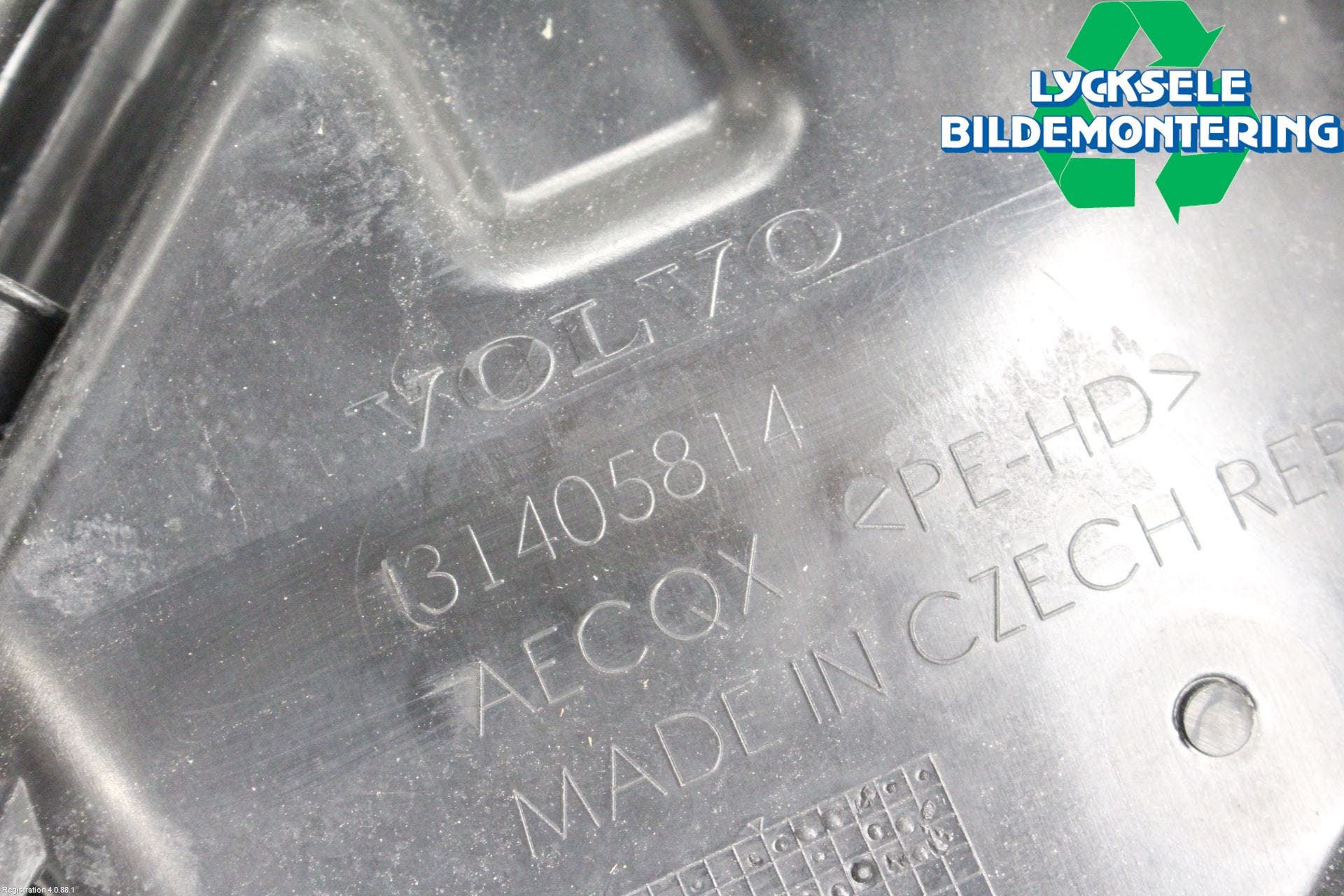 Volvo V90 CROSS COUNTRY 17->> Adblue Tank