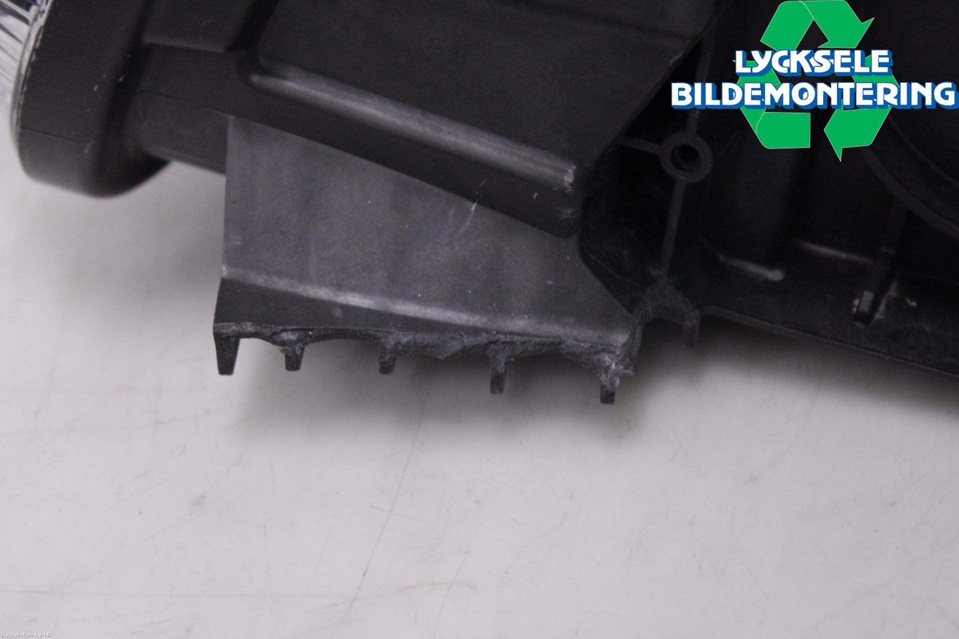 Ford KUGA 13-16 Strålkastare Höger