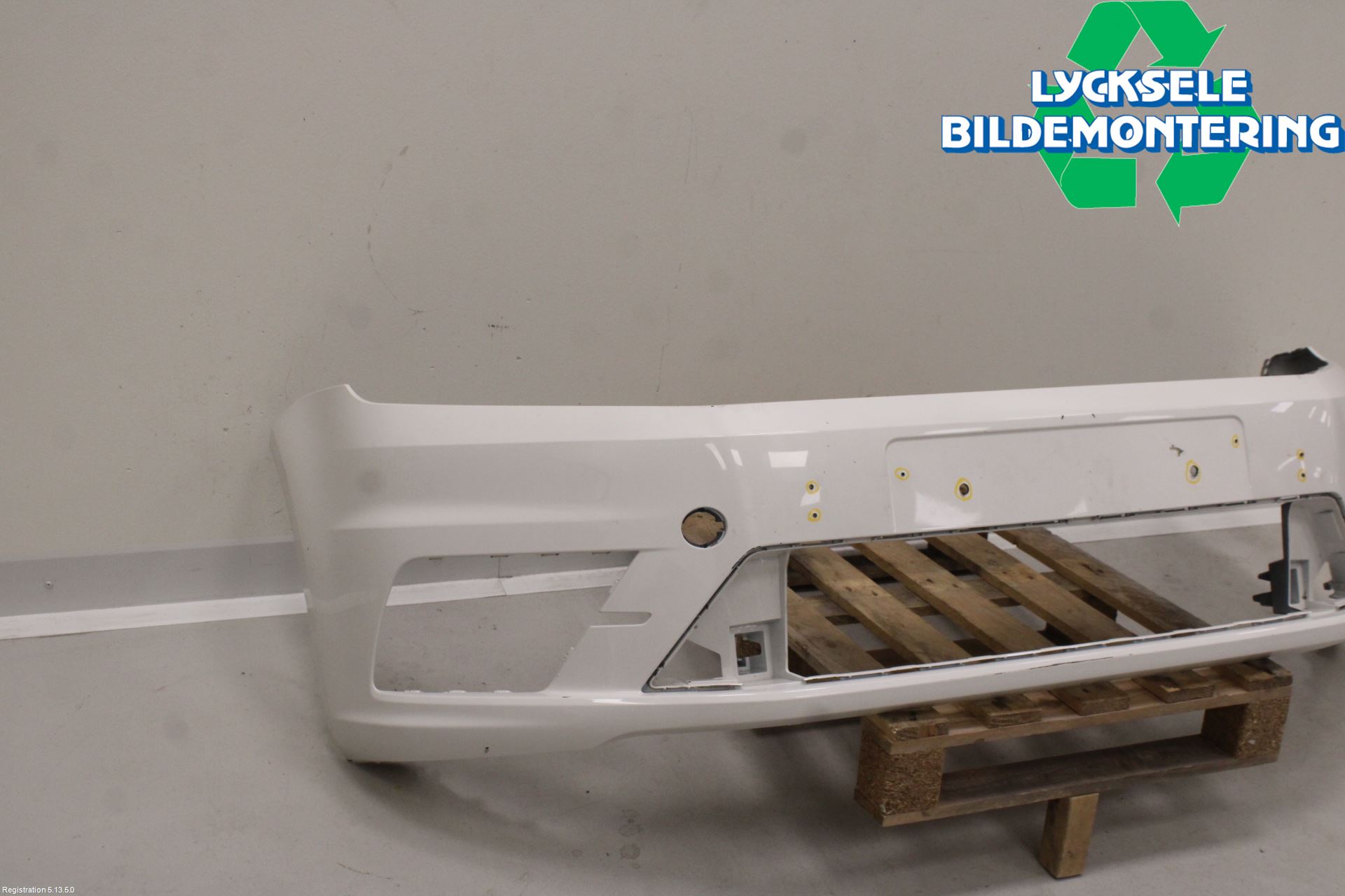 Volkswagen VW CADDY 16-20 Stötfångarbeklädnad Fram
