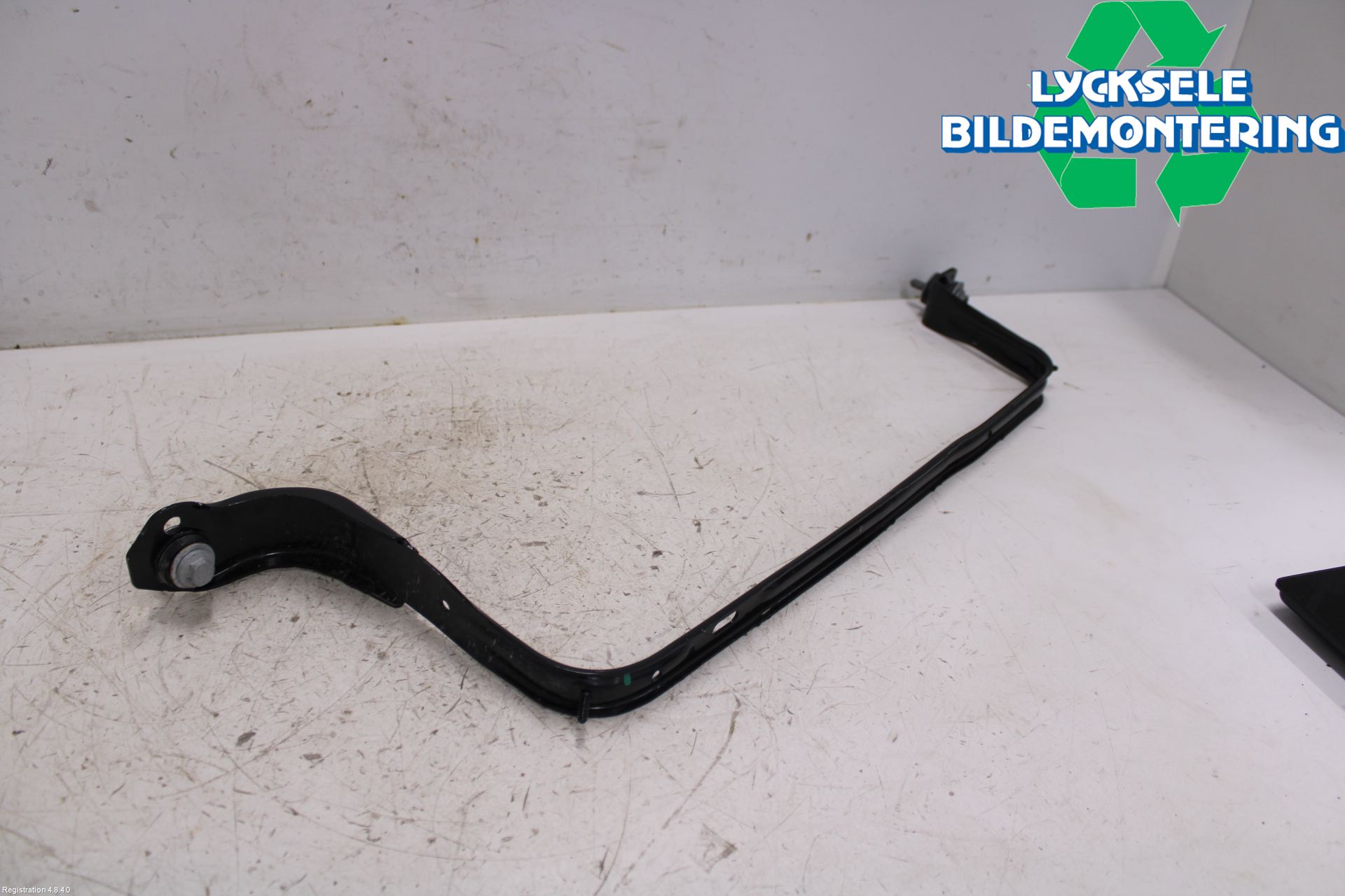 Audi A4/S4 B9 20- Bränsletanksband