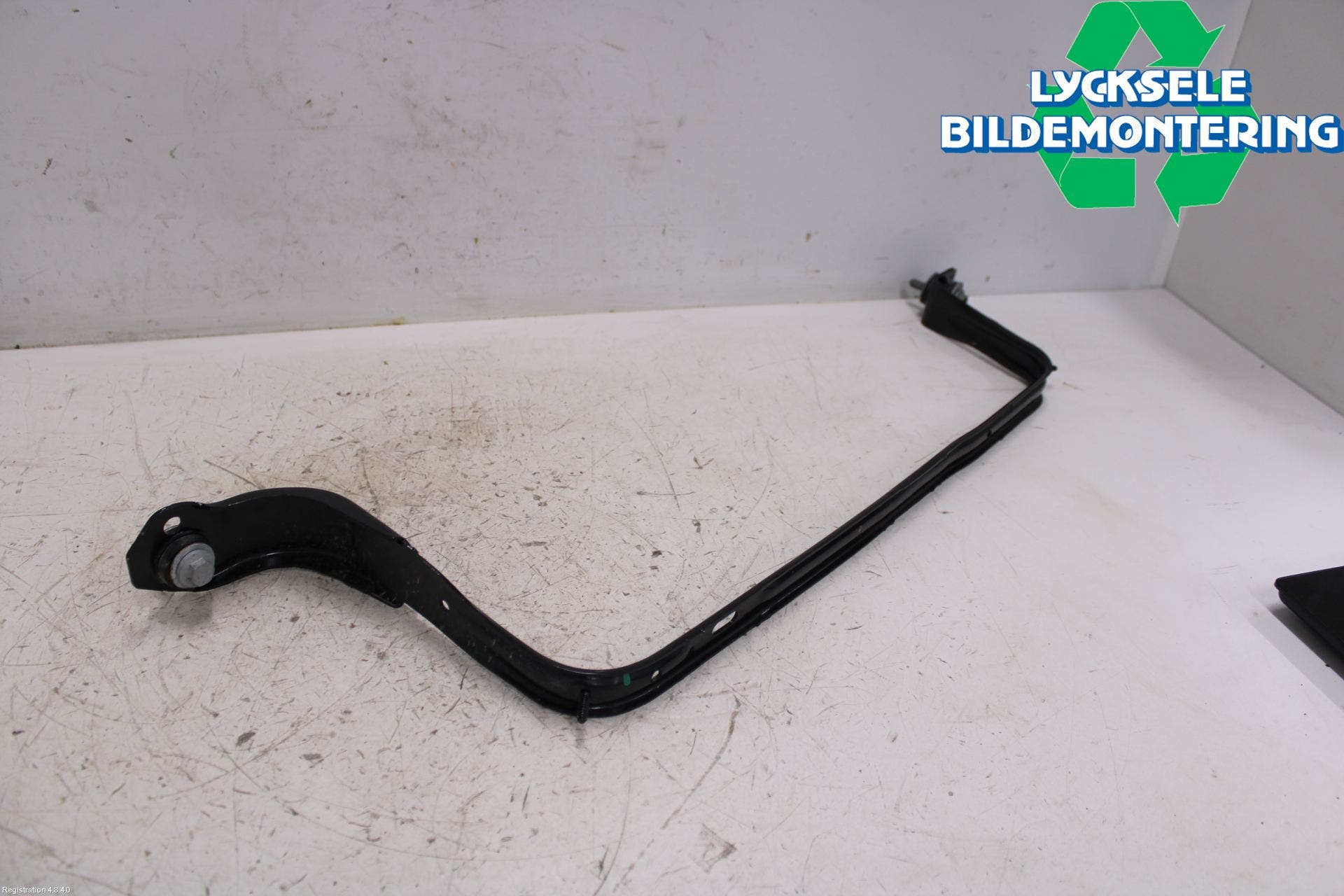 Audi A4/S4 B9 20- Bränsletanksband