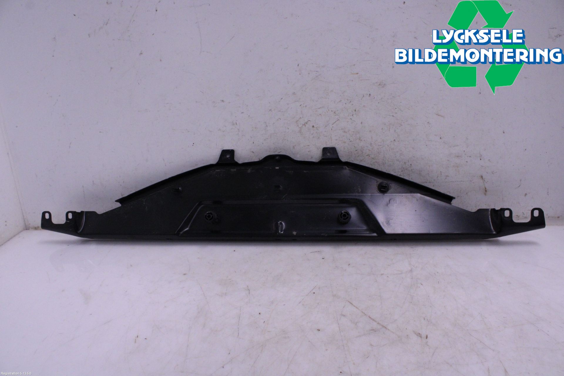 BMW 5 F10/F11/F18 09-17 Frontplåt