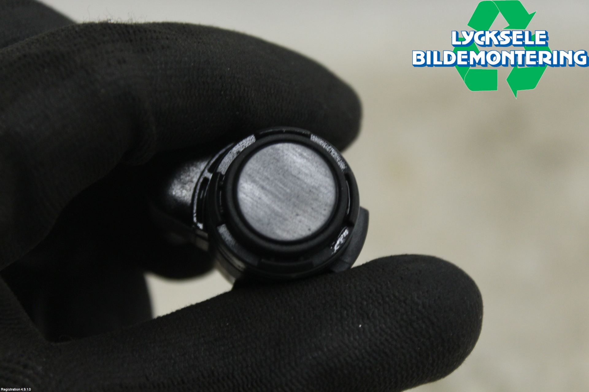 Audi Q3 F3 19- Parkeringshjälp Frontsensor