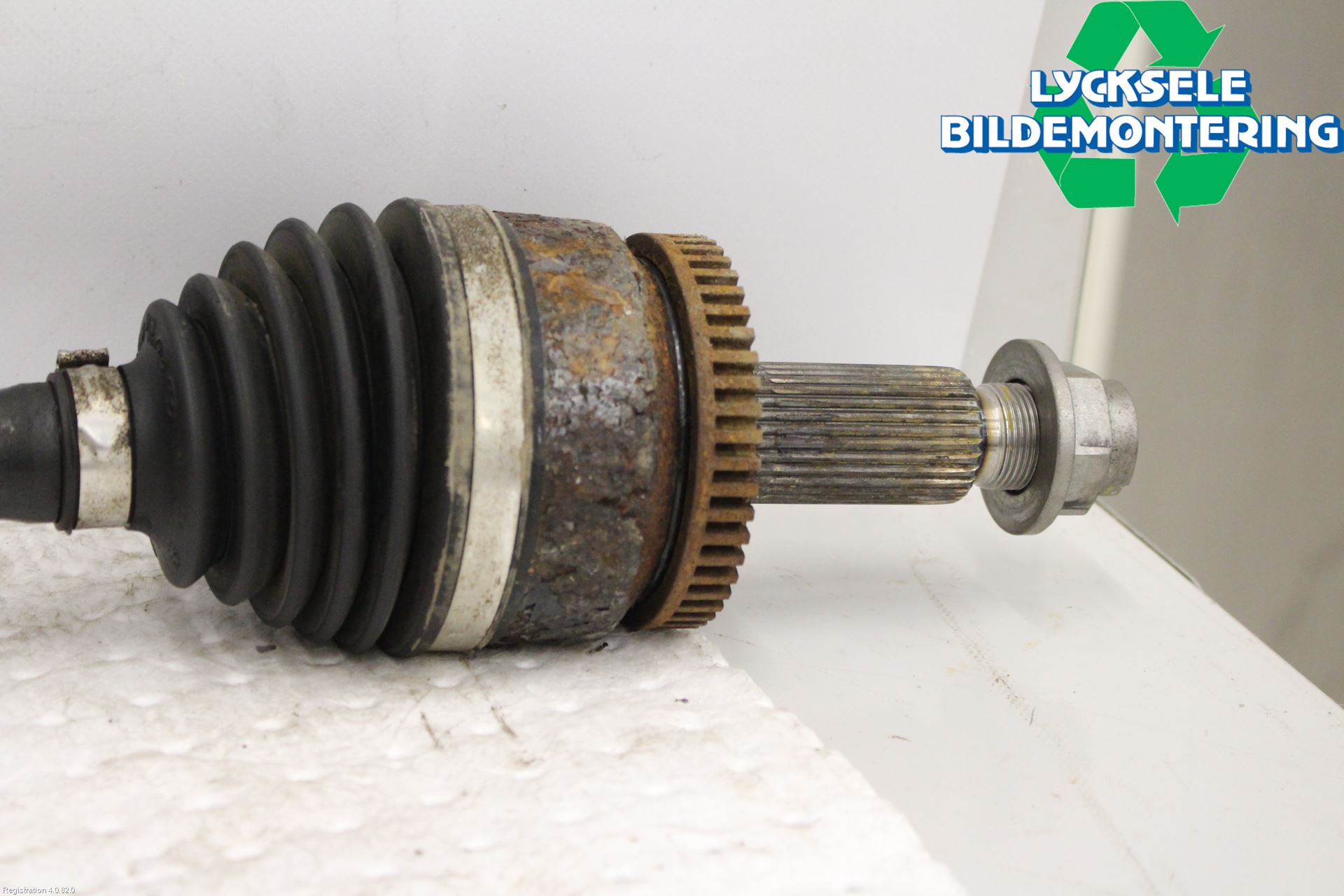 Kia SPORTAGE (QL) 16-21 Drivaxel Fram Vänster