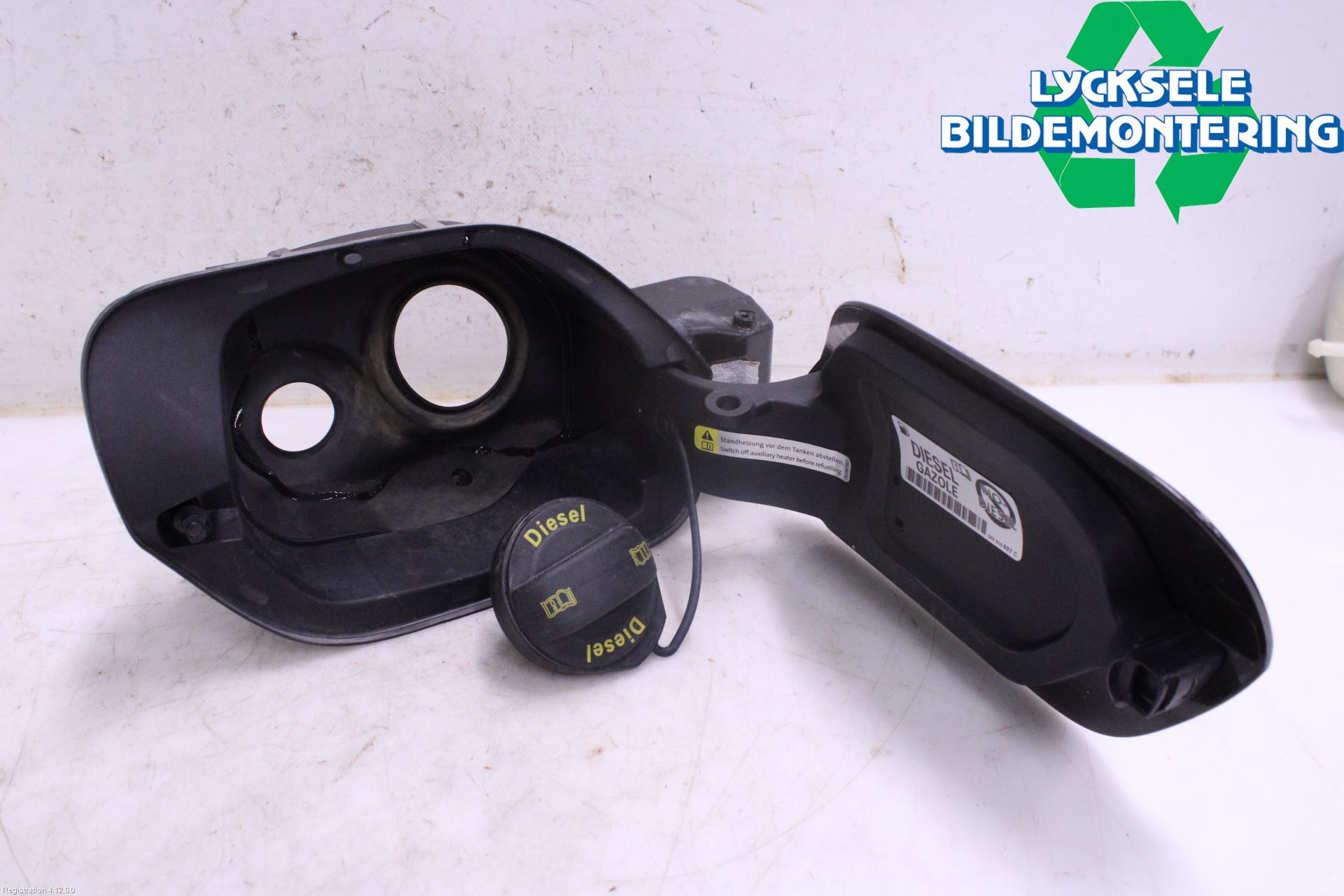 Volkswagen VW PASSAT 15-19 Tanklucka