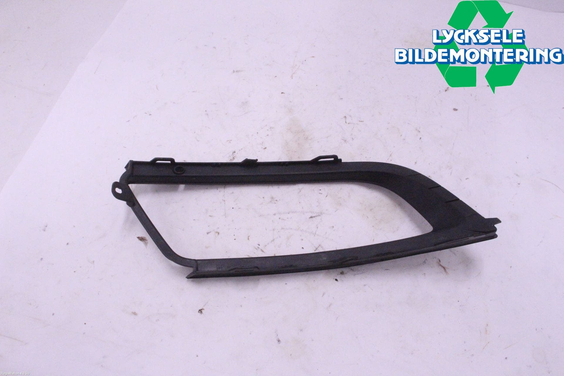 Skoda SUPERB 09-15 Dimljussarg Fram