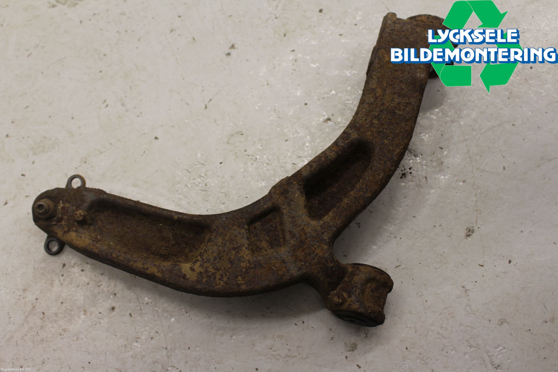Volkswagen VW TRANSP/CARAVELLE (T5) 04-15 Bärarm Fram Undre Hö