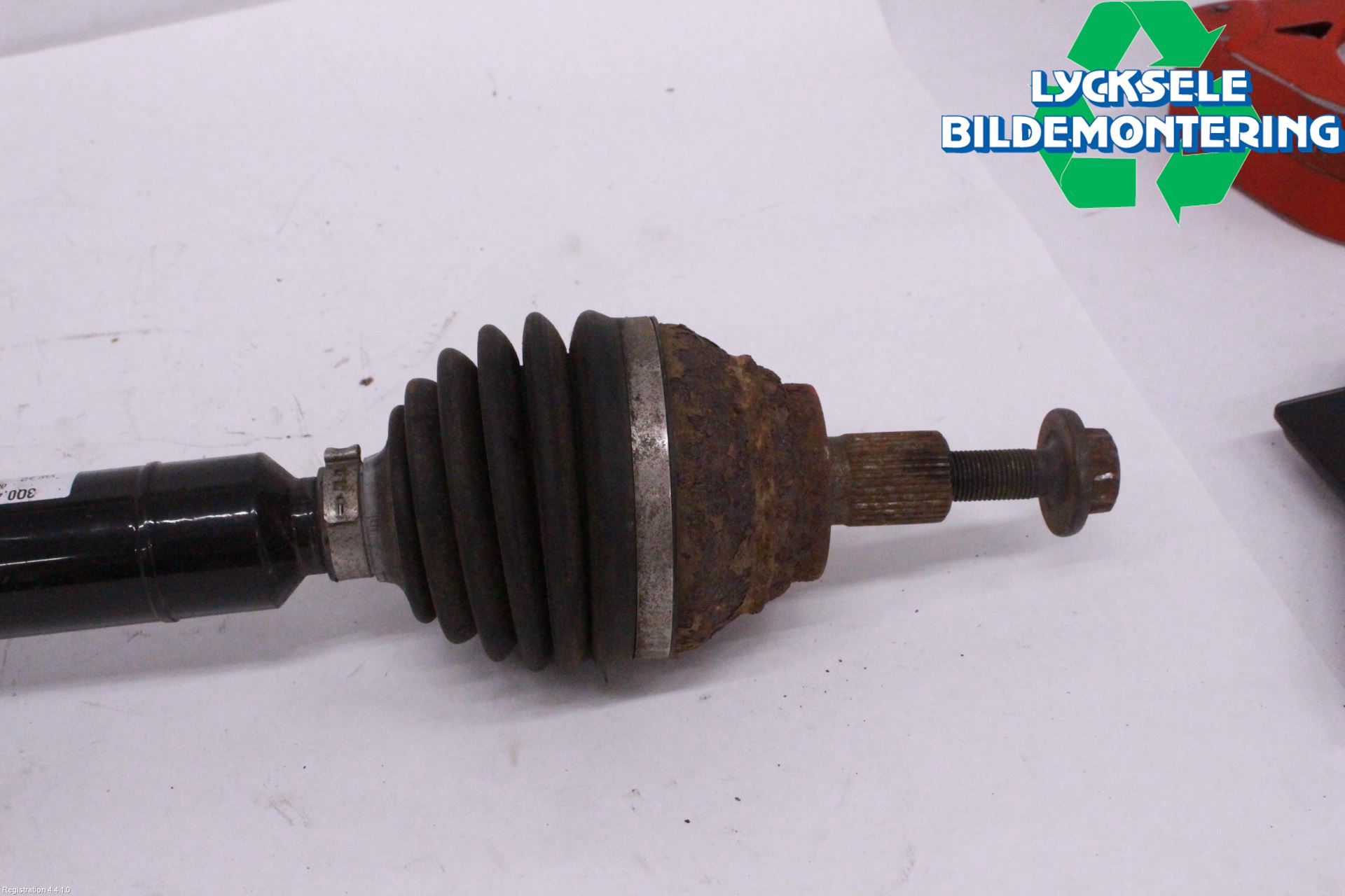 Volkswagen VW CADDY 16-20 Drivaxel Fram Höger