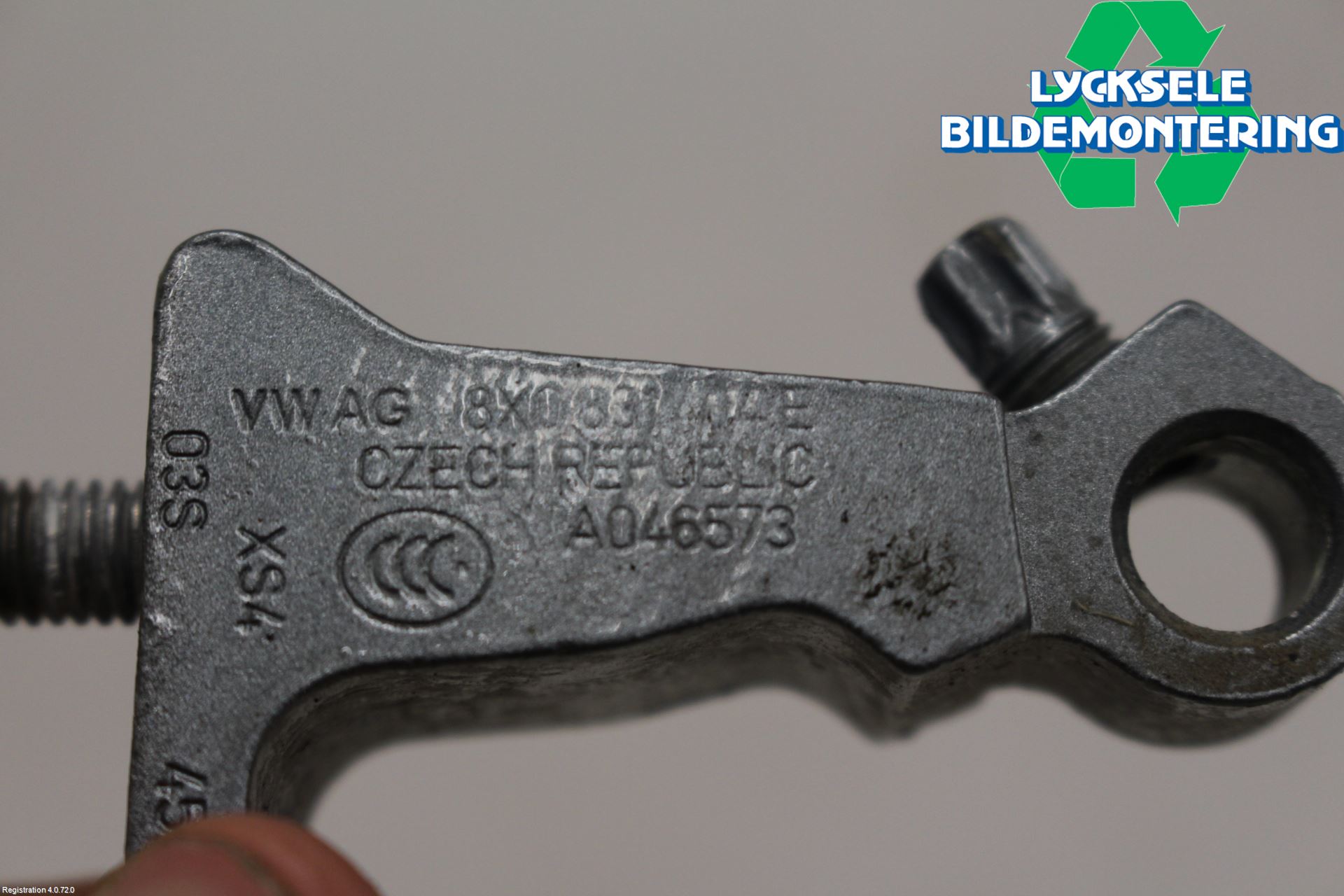 Skoda KAROQ 18- Dörrgångjärn