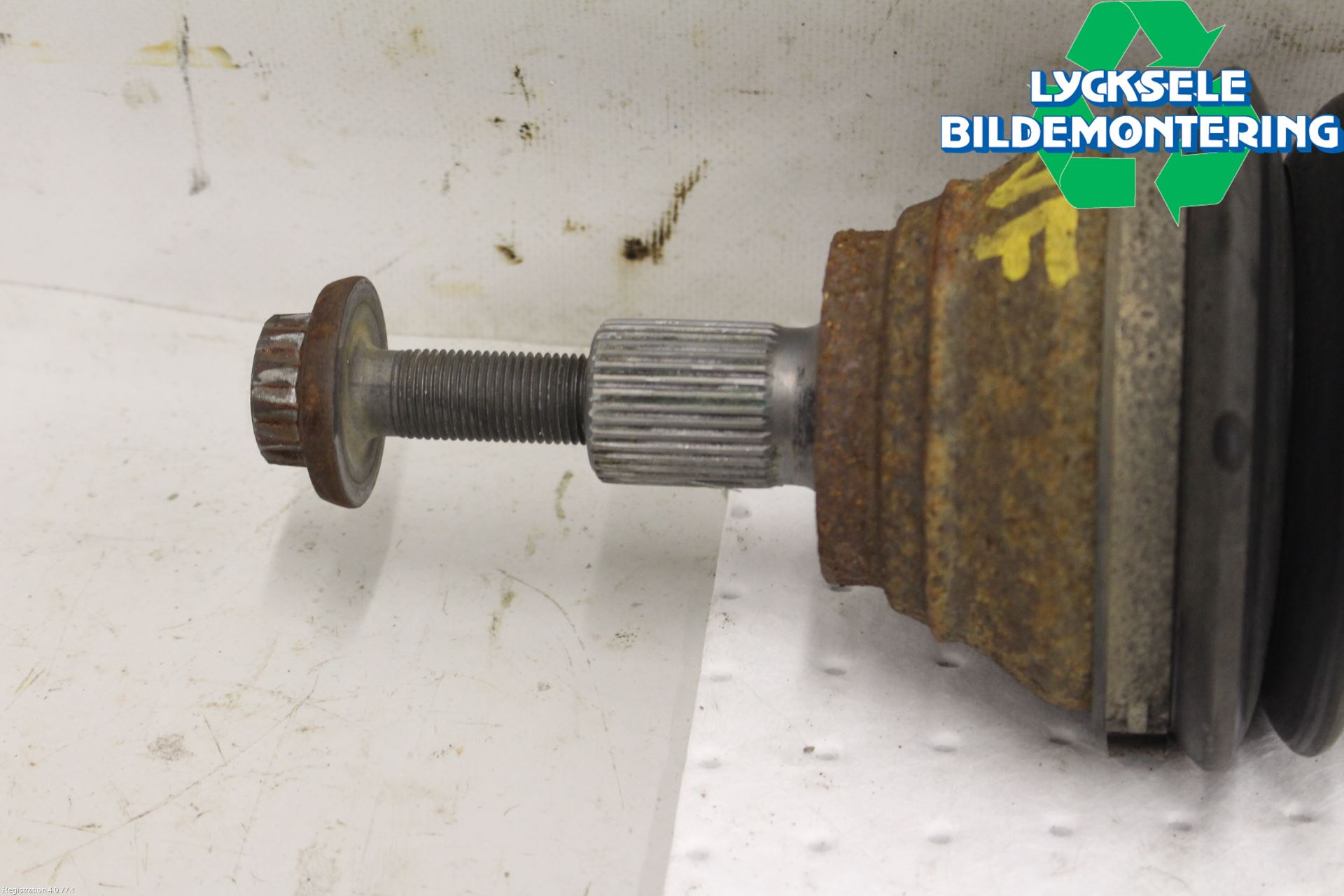 Audi Q3 8U 12-18 Drivaxel Fram Vänster