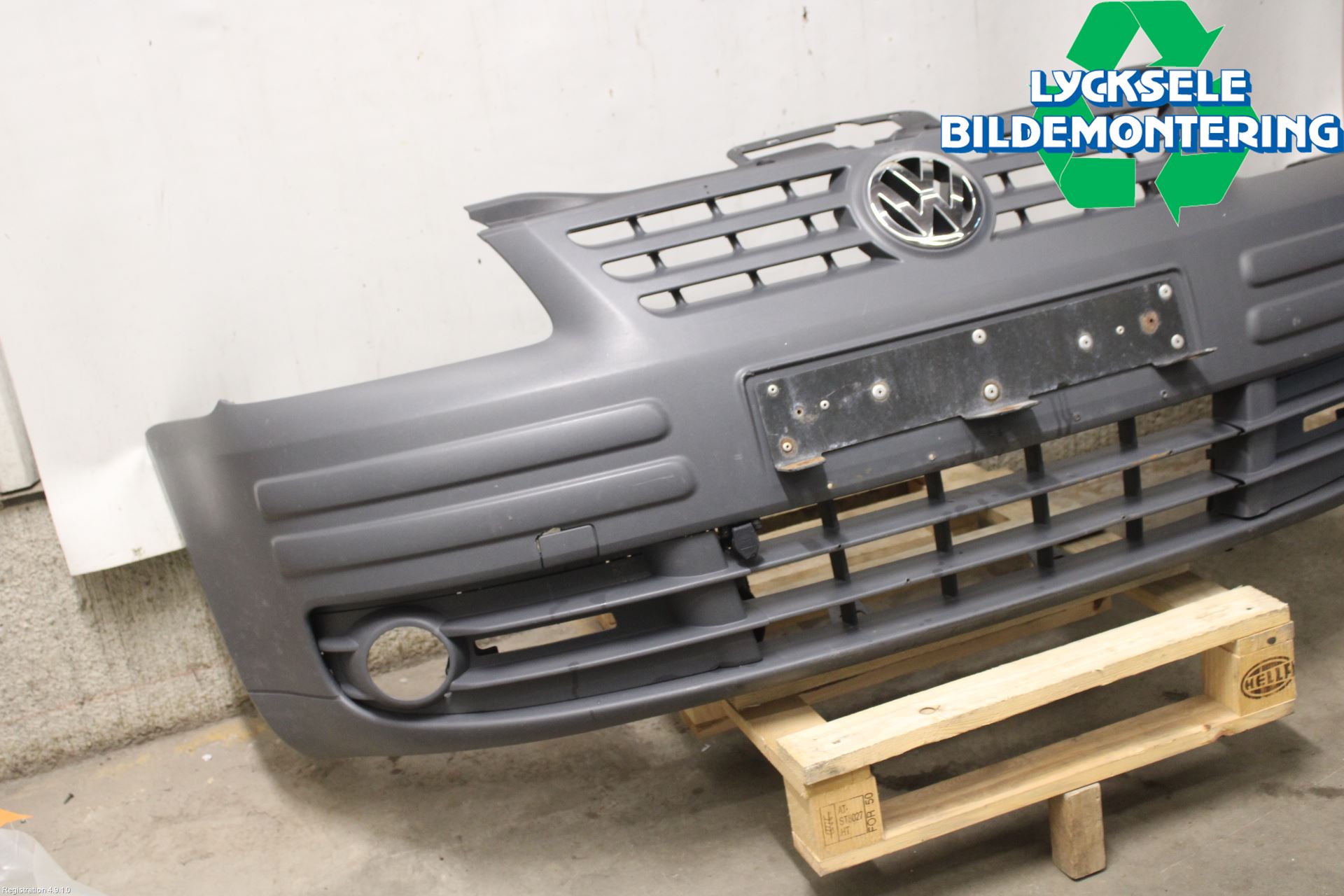 Volkswagen VW CADDY      04-10 Stötfångarbeklädnad Fram